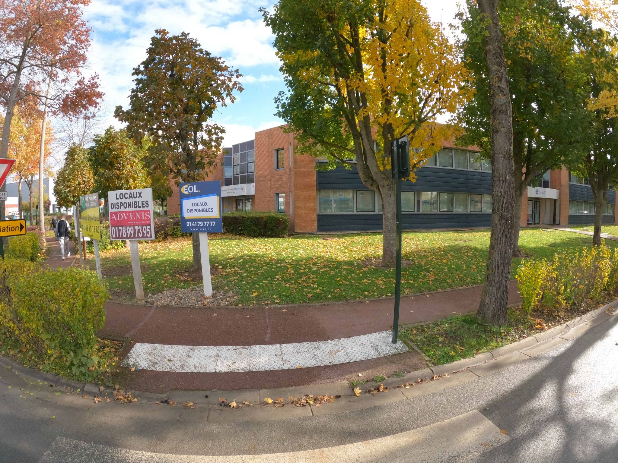 Street view near Etap Hôtel, Chelles — © stephanep (CC BY-SA · Mapillary)