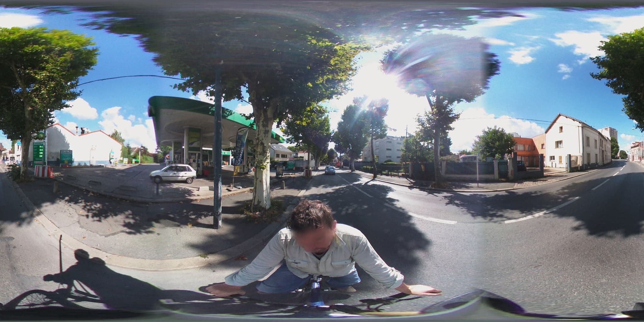 Street view near Hôtel cheapbeds, Noisy-le-Sec — © geovelo (CC BY-SA · Mapillary)