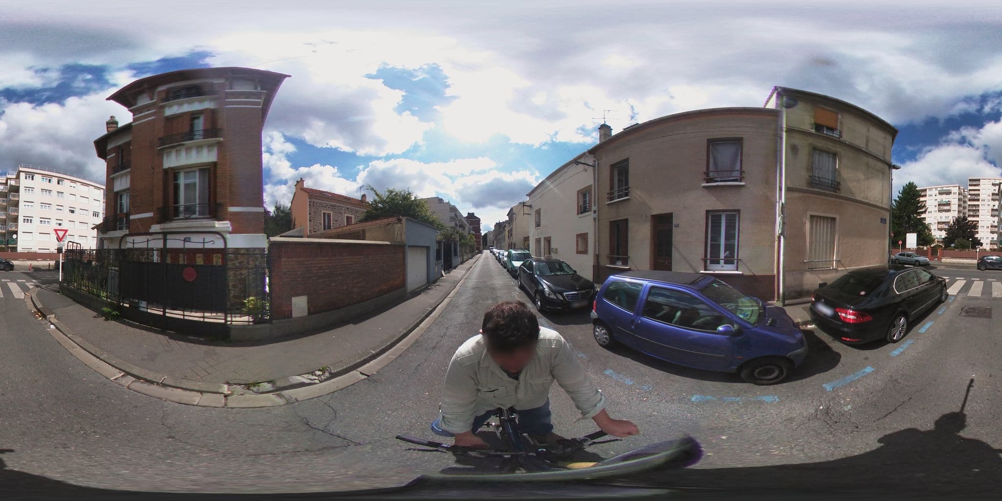 Street view near Open Guesthouse, Noisy-le-Sec — © geovelo (CC BY-SA · Mapillary)