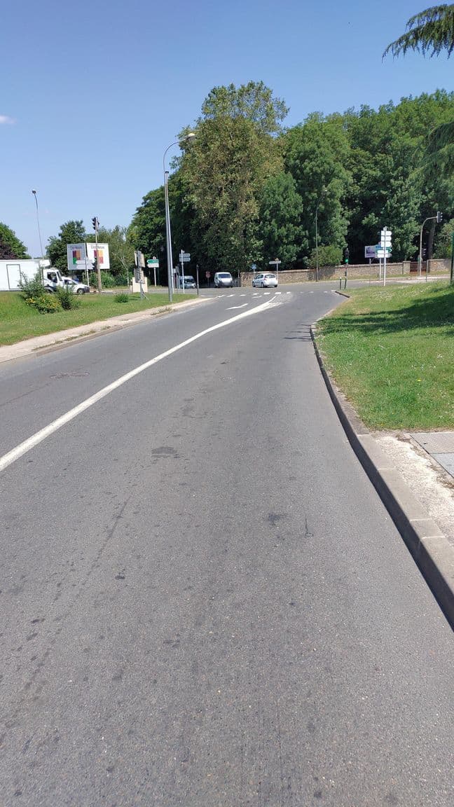 Street view near Etap Hôtel Santeny, Santeny — © deleted_user (CC BY-SA · Mapillary)