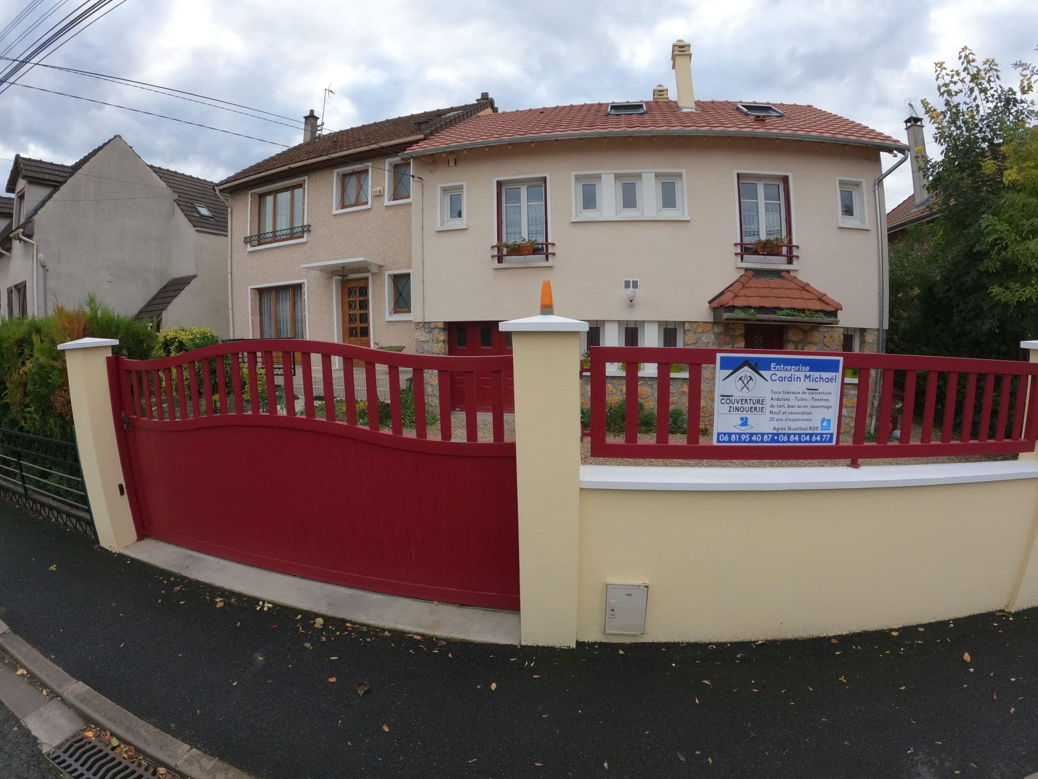 Street view near Centre de Loisirs Fournier, Chelles — © stephanep (CC BY-SA · Mapillary)