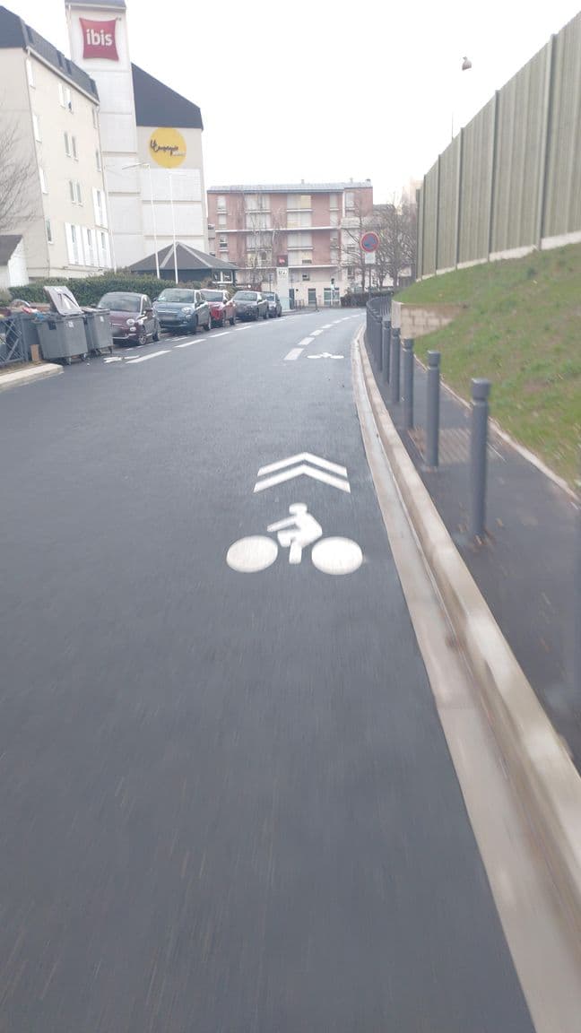Street view near Restaurant l'Estaminet, Nogent-sur-Marne — © didier2020 (CC BY-SA · Mapillary)