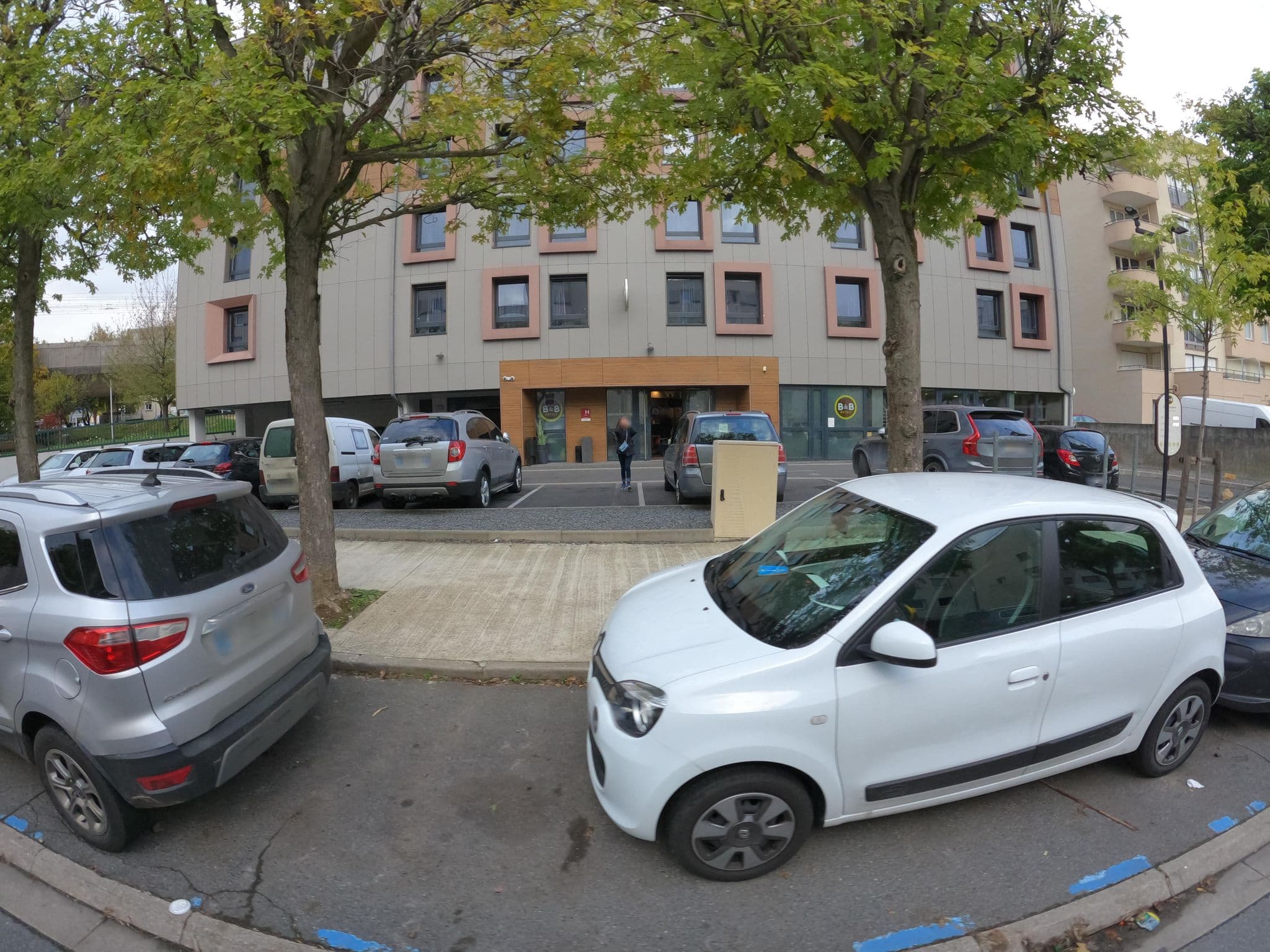 Street view near B&B Hotel Torcy, Marne La Vallée — © stephanep (CC BY-SA · Mapillary)