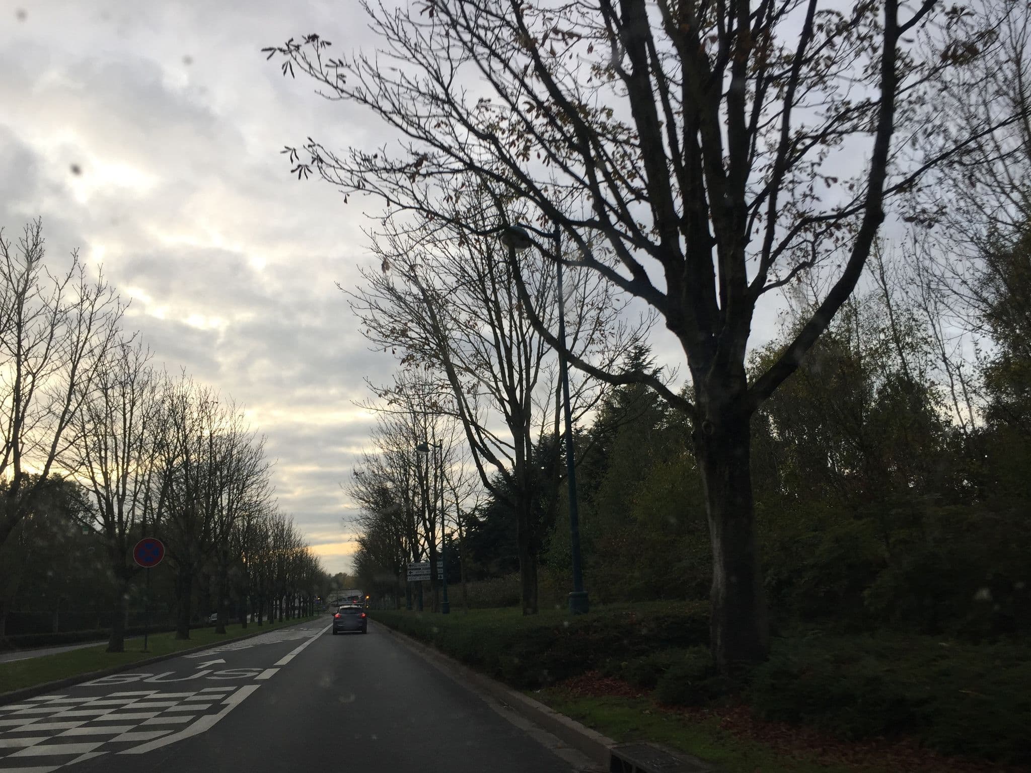 Street view near Hôtel Cheyenne, Chessy — © thepriben (CC BY-SA · Mapillary)