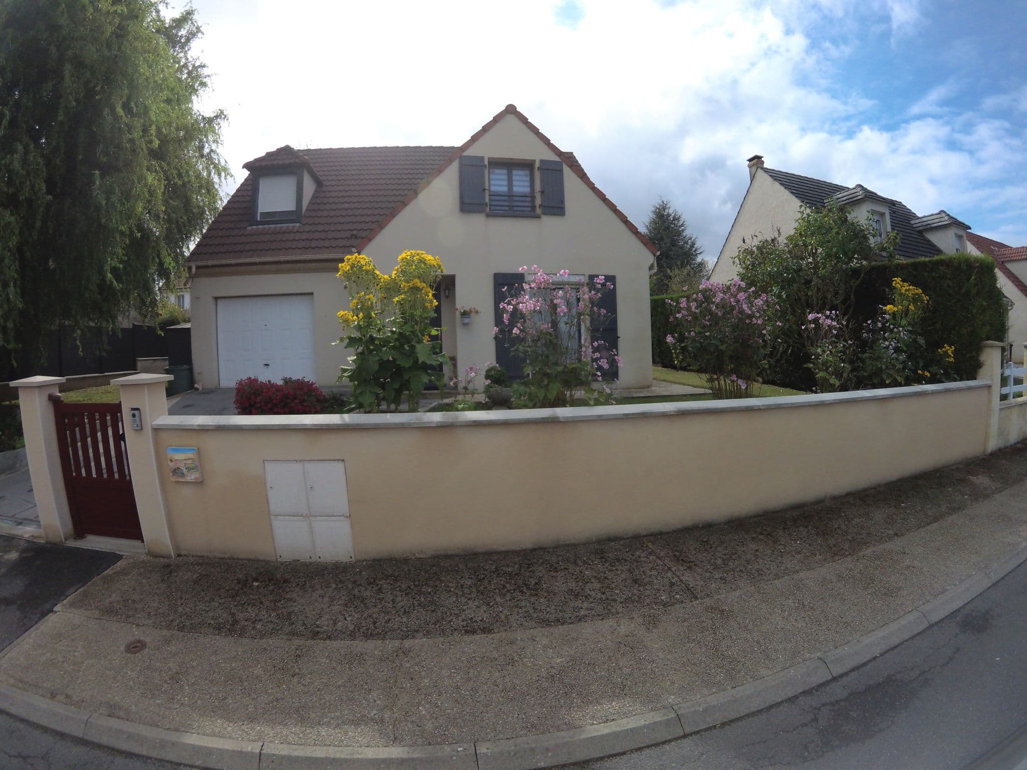 Street view near Lorely, Montévrain — © stephanep (CC BY-SA · Mapillary)