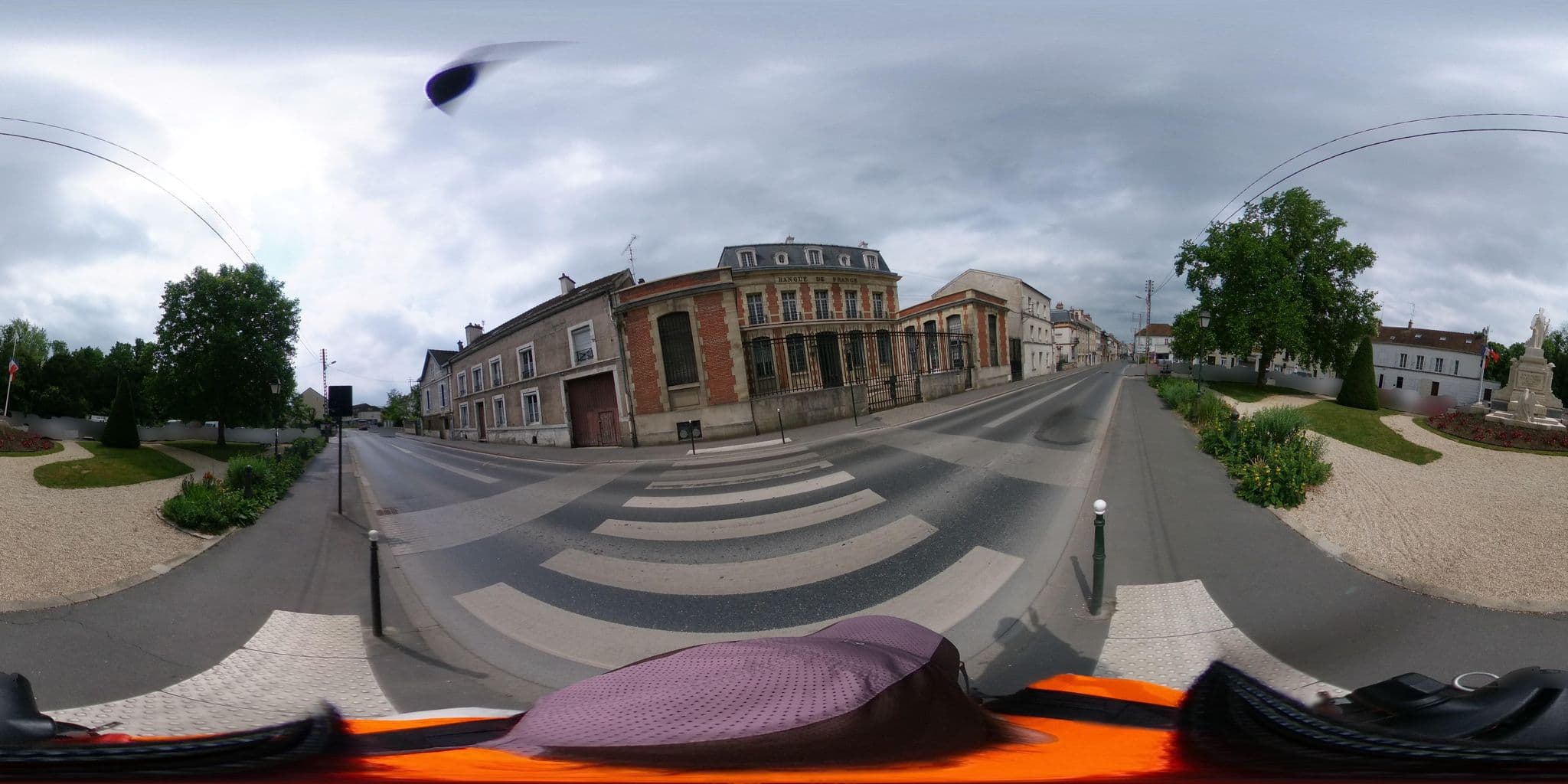 Street view near Gîtes des capucins, Coulommiers — © cartocite (CC BY-SA · Mapillary)