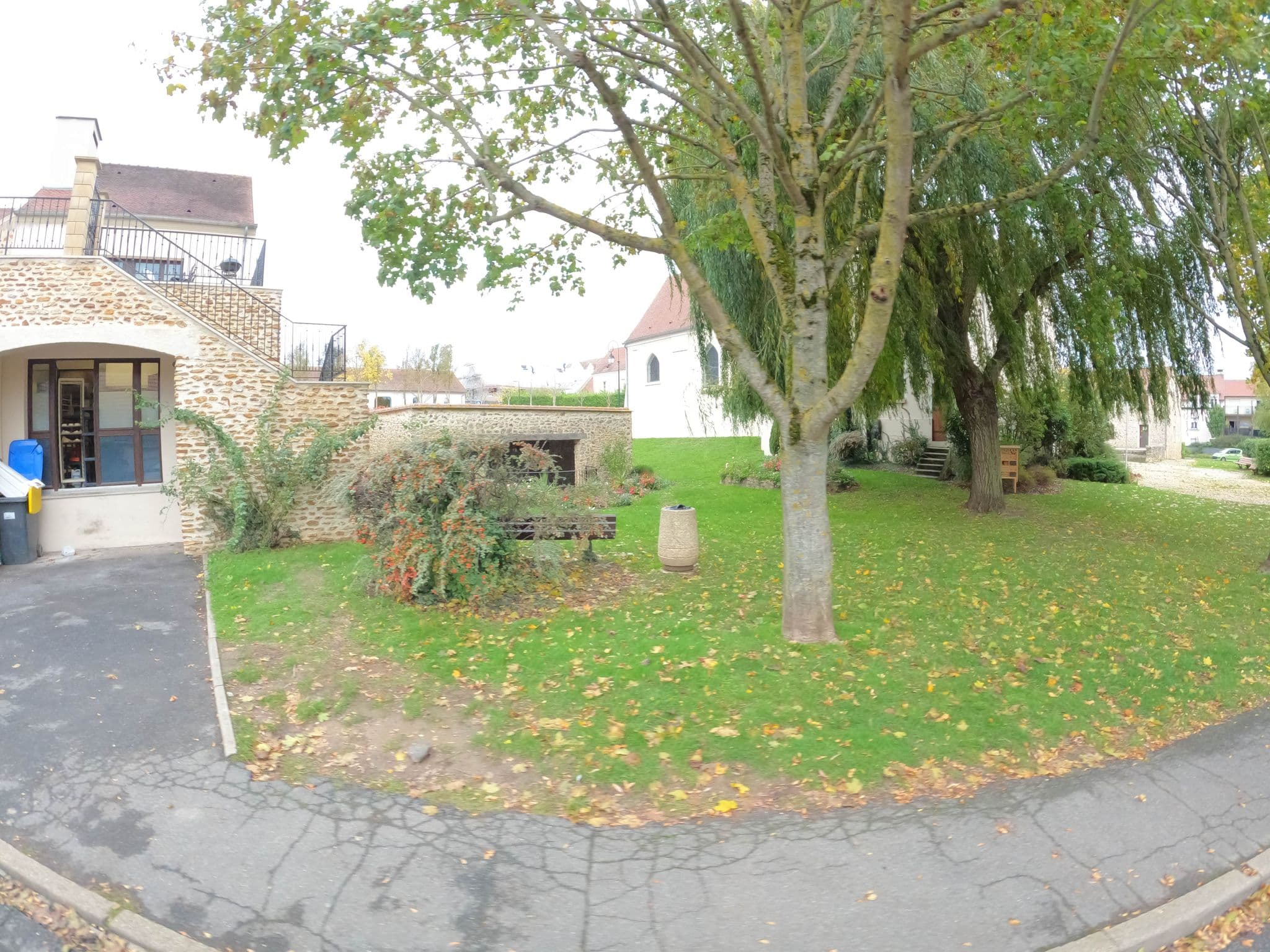 Street view near Grande Rue House Disneyland Paris, Magny-le-Hongre — © stephanep (CC BY-SA · Mapillary)