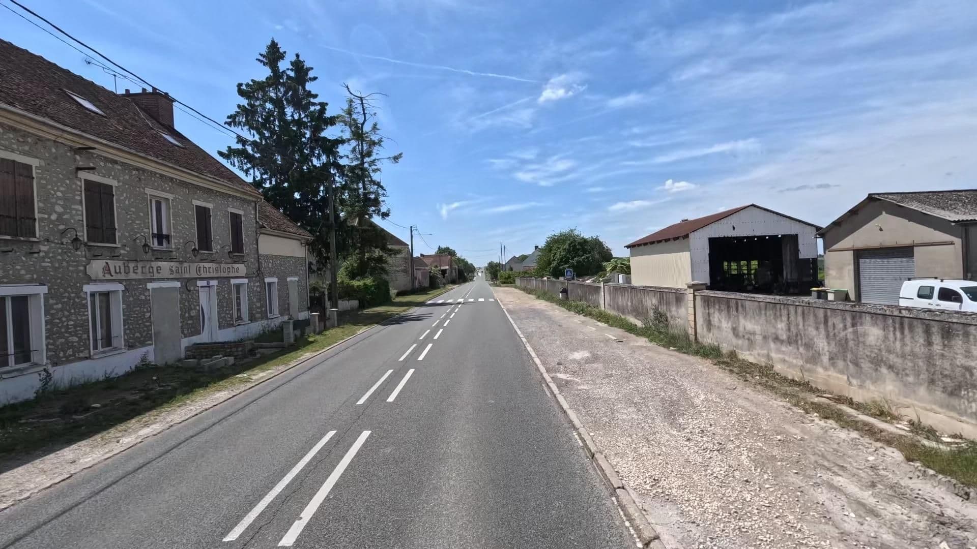 Street view near Auberge Saint Christophe, Choisy-en-Brie — © bct (CC BY-SA · Mapillary)