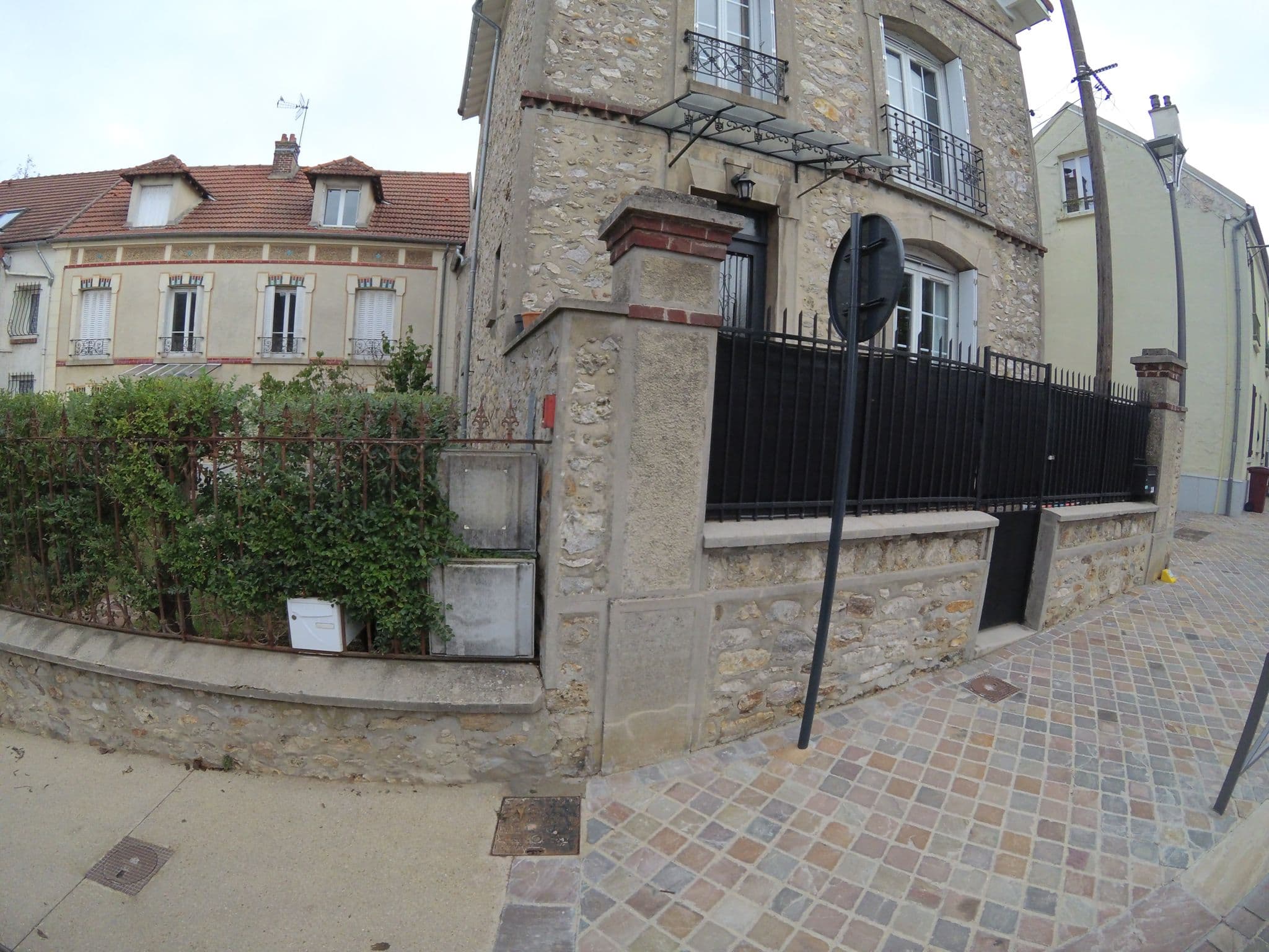 Street view near Hotel du Centre Montevrain, Montévrain — © stephanep (CC BY-SA · Mapillary)