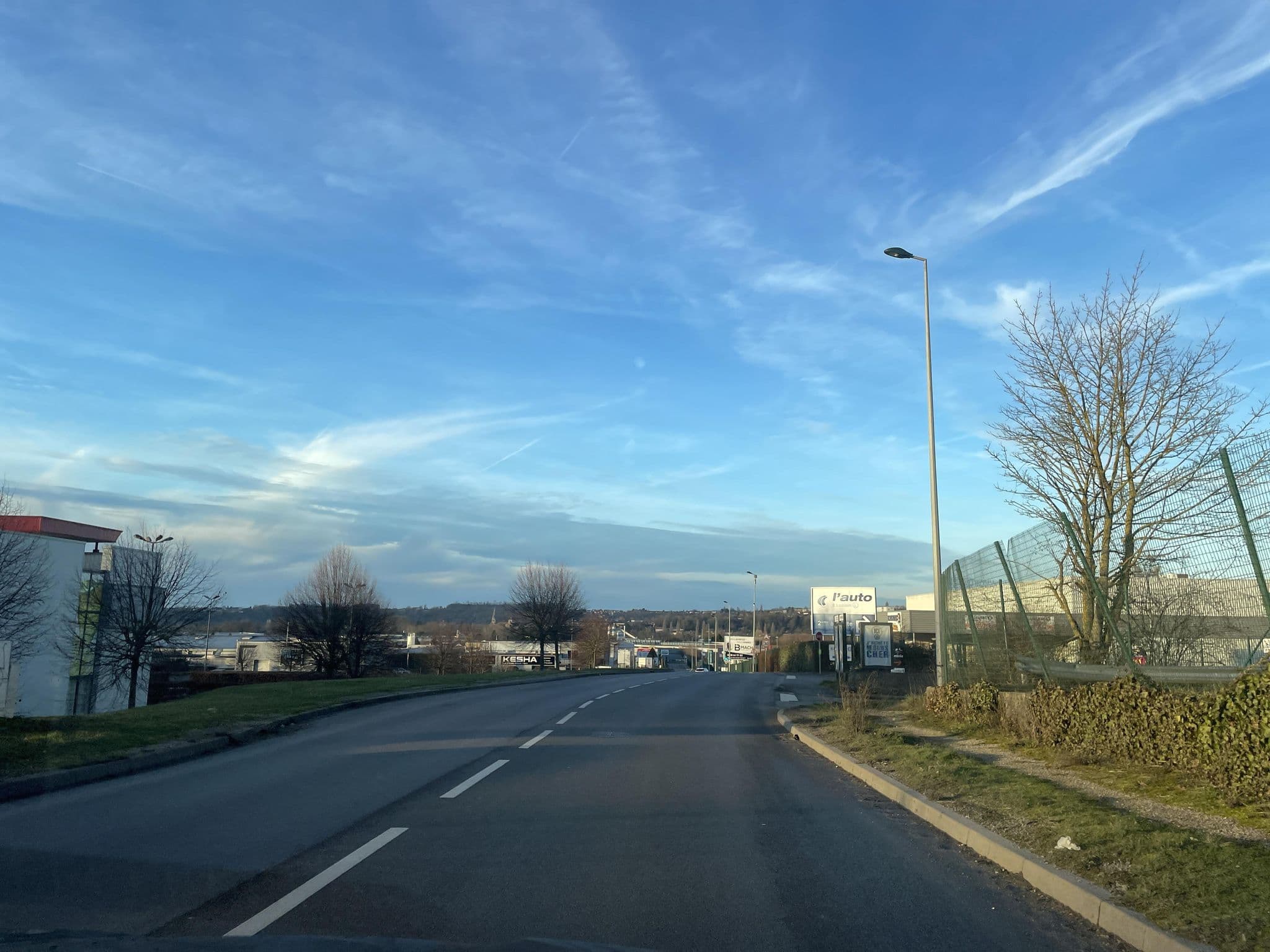 Street view near Hôtel Formule 1, Coulommiers — © zlitus (CC BY-SA · Mapillary)