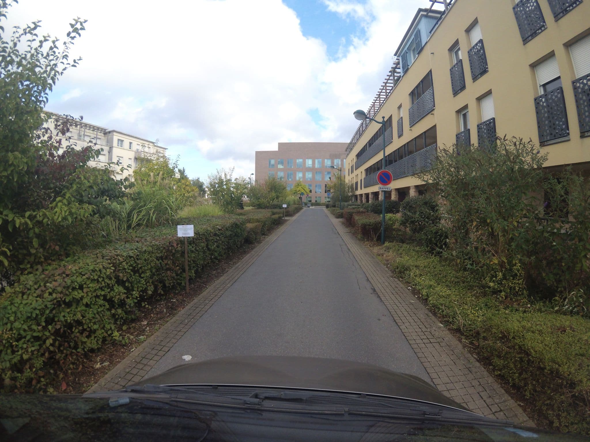 Street view near Dream destination, Serris — © stephanep (CC BY-SA · Mapillary)