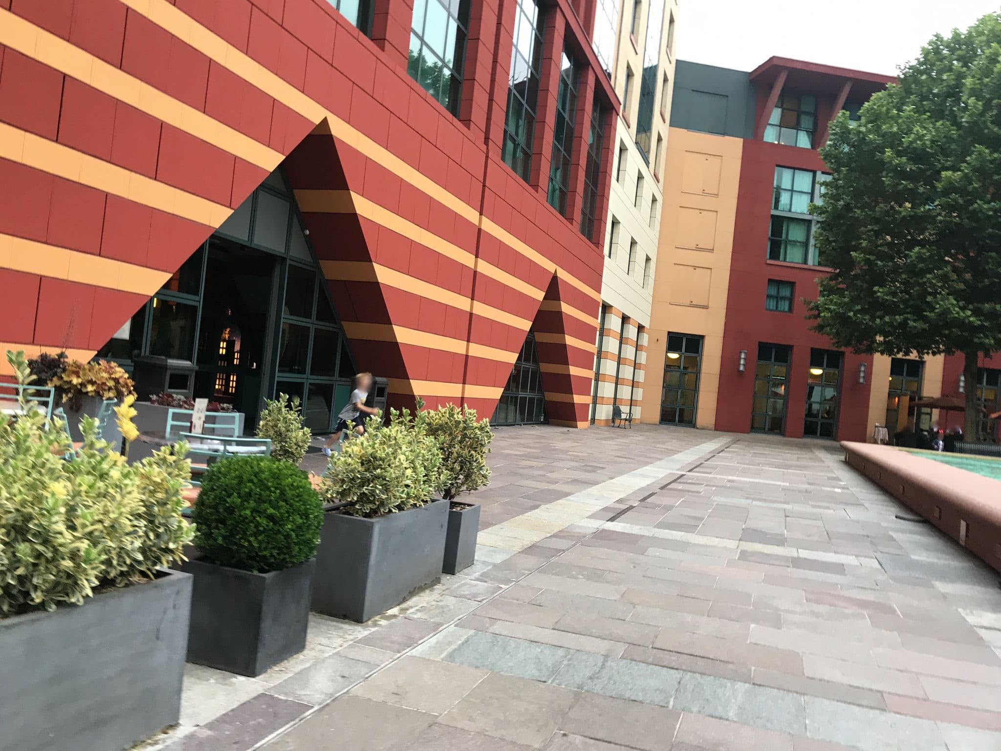 Street view near Pools at Hotel New York, Chessy — © thepriben (CC BY-SA · Mapillary)
