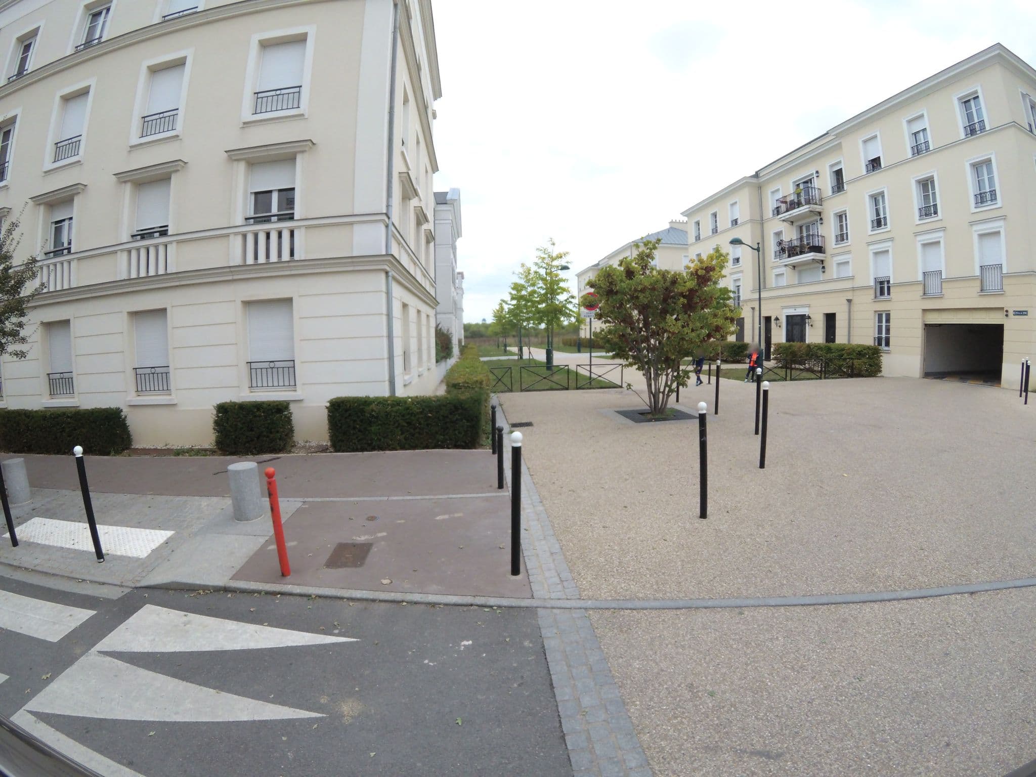 Street view near Saphir I, Serris — © stephanep (CC BY-SA · Mapillary)