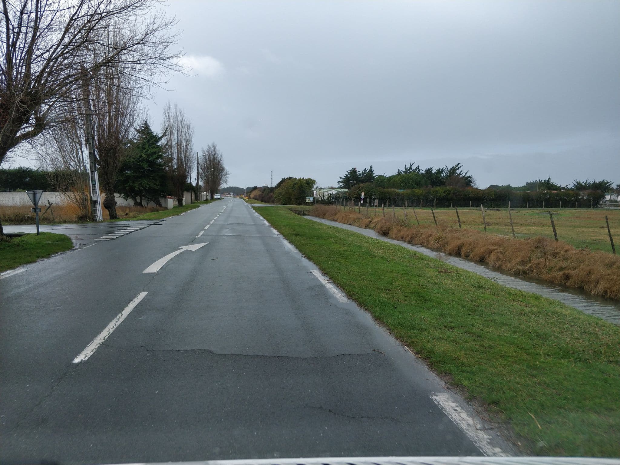 Street view near L'Eau Ré du Phare, Ars-en-Ré