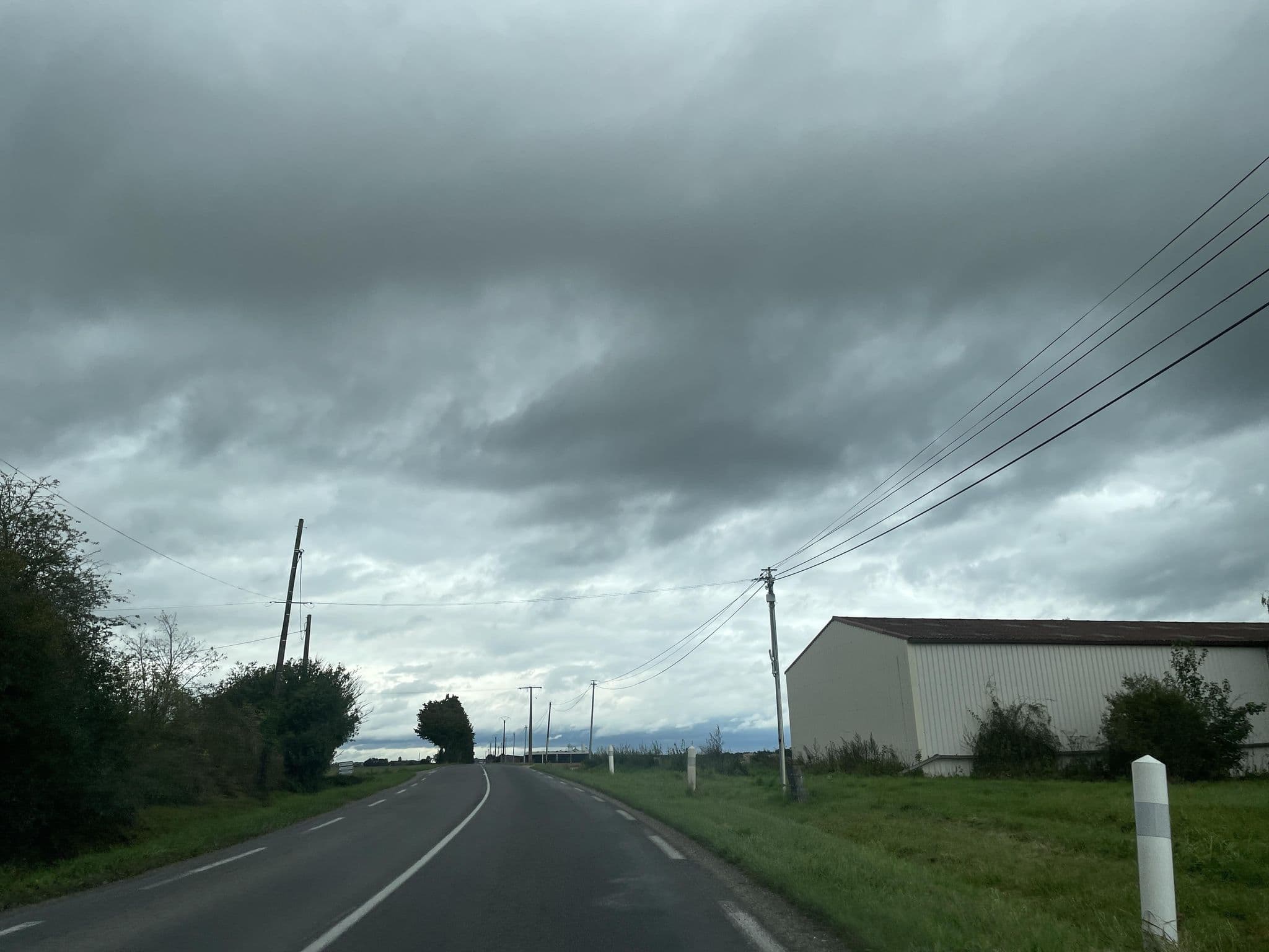 Street view near Gite du Ruisseau, Coulommiers — © zlitus (CC BY-SA · Mapillary)