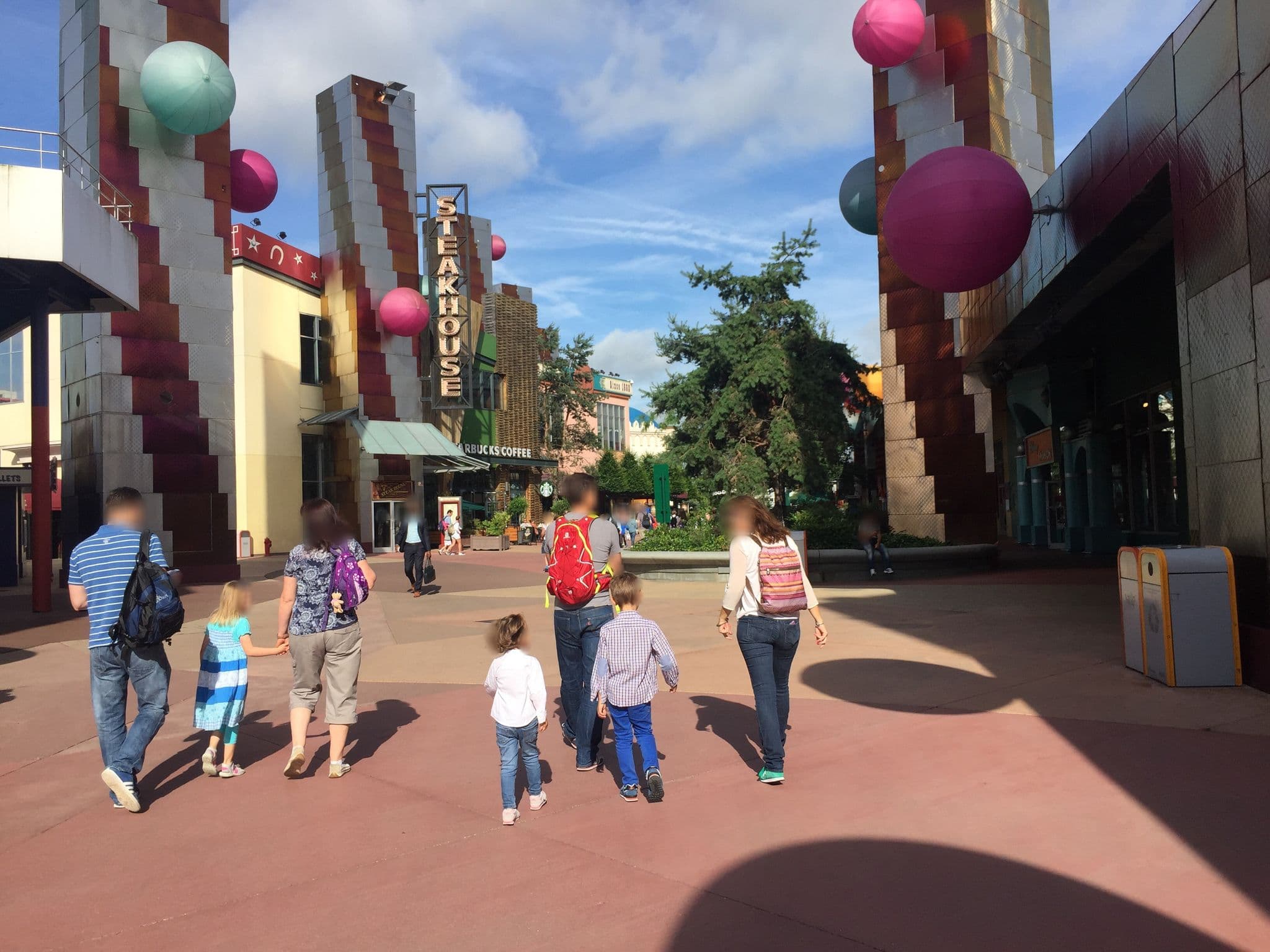 Street view near yosemite lodge, Chessy — © thepriben (CC BY-SA · Mapillary)