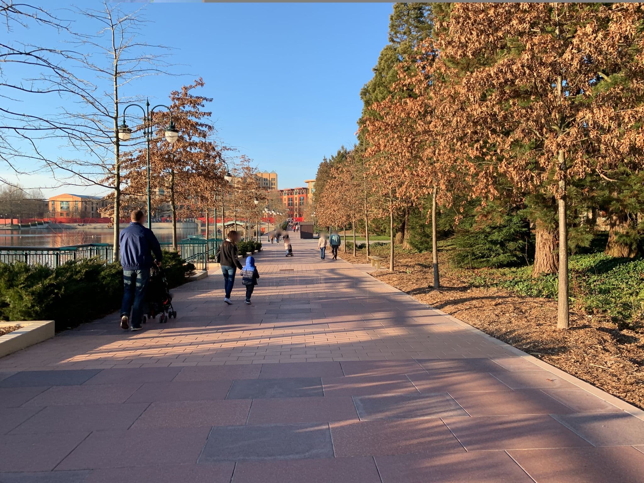 Street view near Room 5273, Magny-le-Hongre — © thepriben (CC BY-SA · Mapillary)