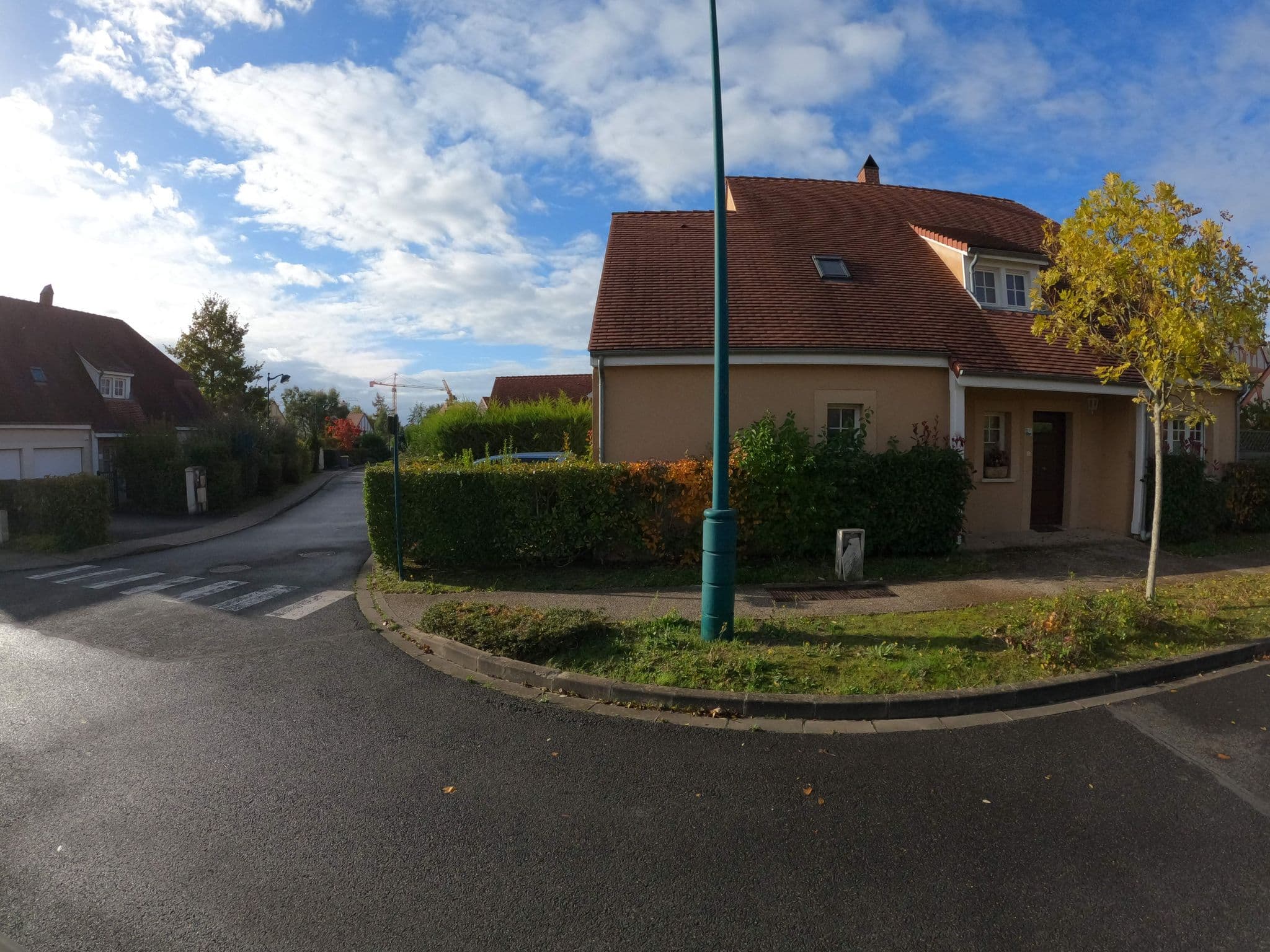 Street view near Maison d'hôtes Reciner Disneyland, Magny-le-Hongre — © stephanep (CC BY-SA · Mapillary)