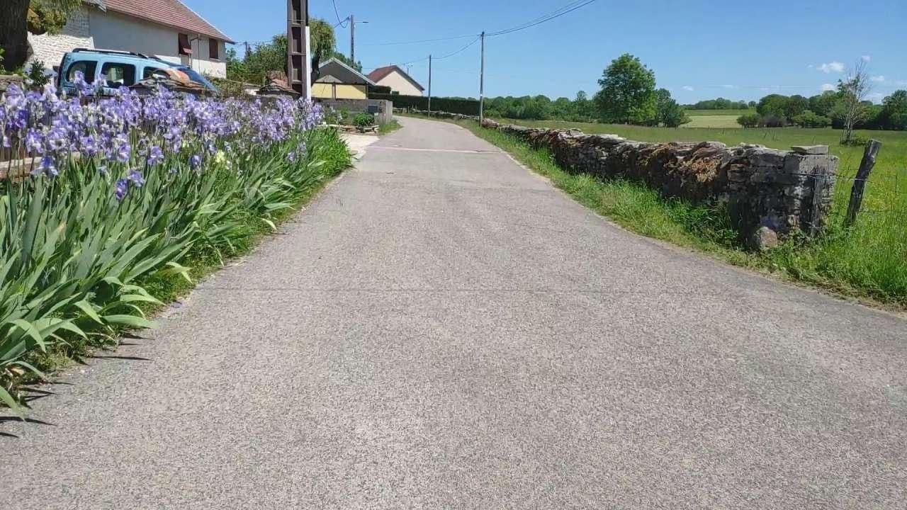 Street view near Les Hirondelles de Baume, Perrigny — © LOGIROAD (CC BY-SA · Mapillary)