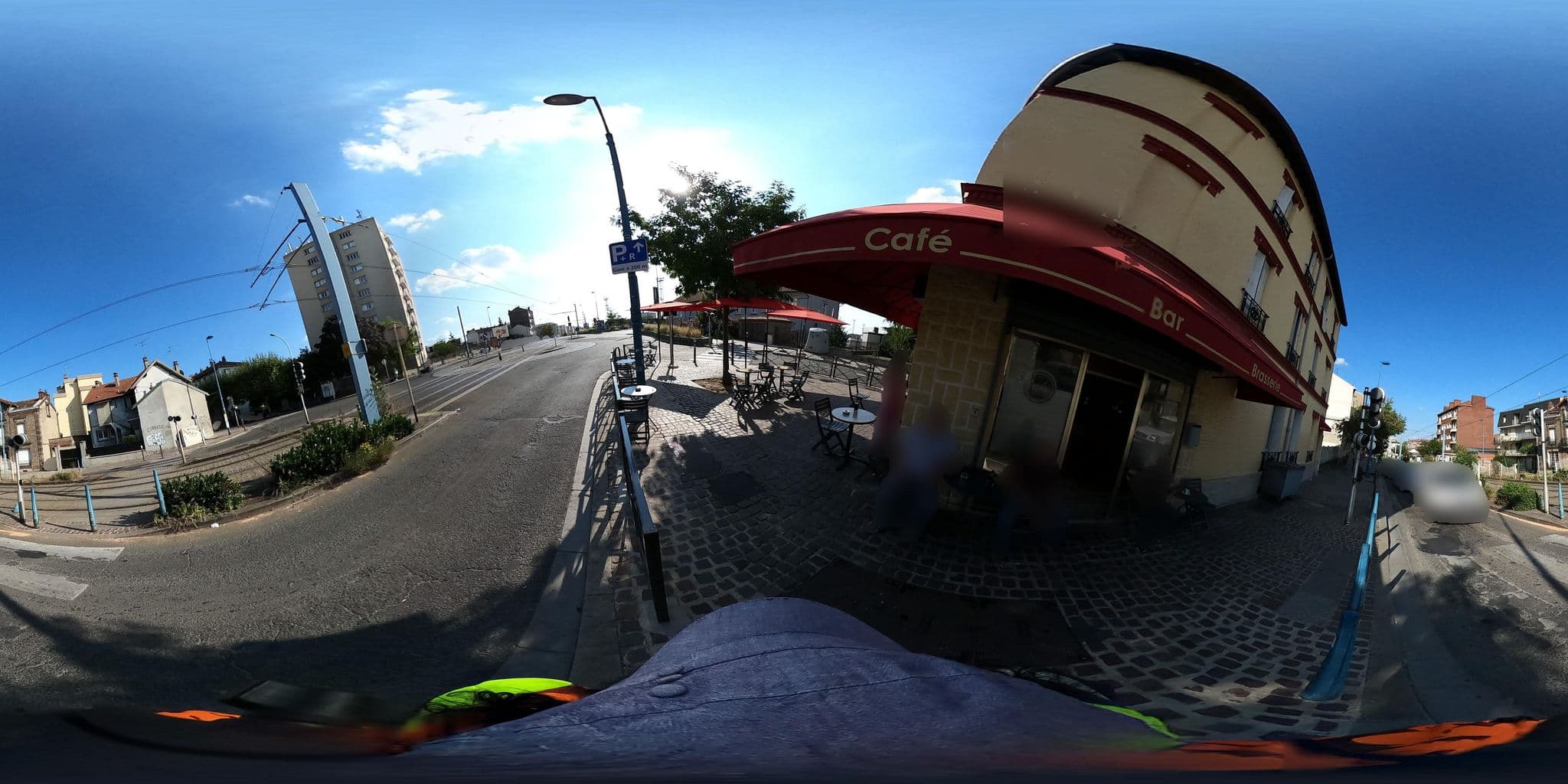 Street view near Le Signal Carré, Noisy-le-Sec — © nlehuby (CC BY-SA · Mapillary)