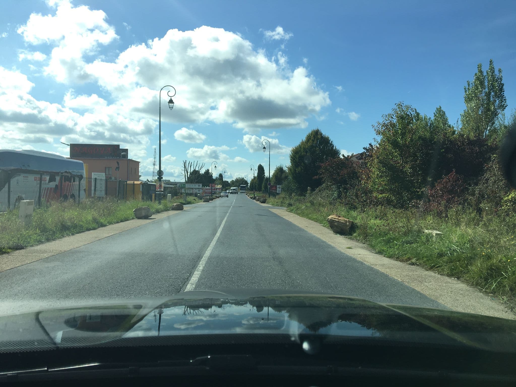 Street view near Campanile Roissy - Saint Witz, Saint-Witz — © kgvx (CC BY-SA · Mapillary)