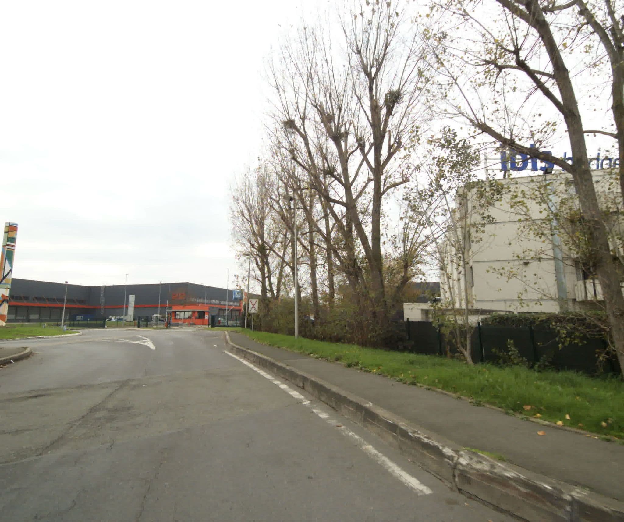 Street view near Snc Hôtel Garonor, Le Blanc-Mesnil — © sogefi (CC BY-SA · Mapillary)