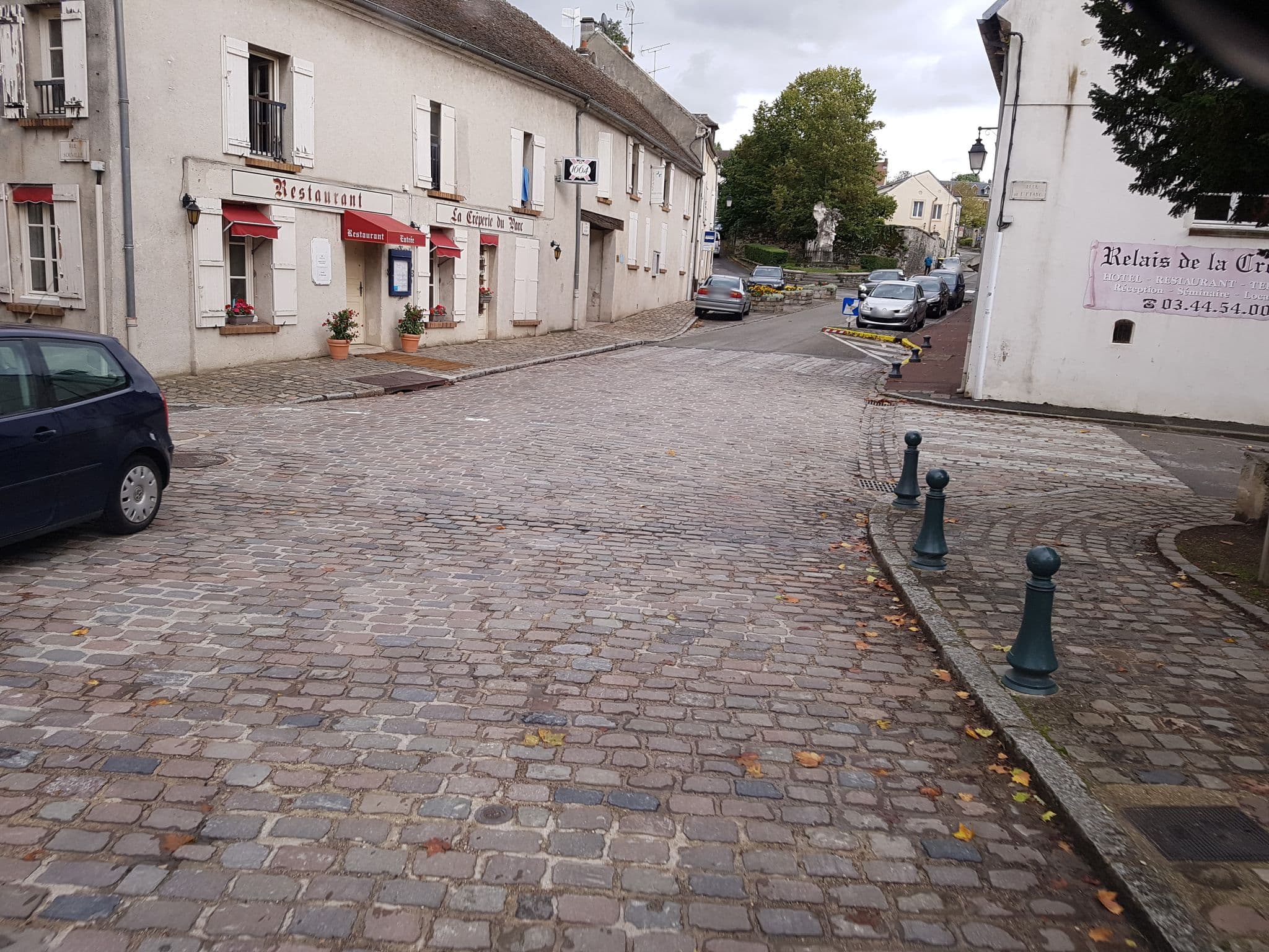 Street view near Léa, Ver-sur-Launette — © bernardvoyageur (CC BY-SA · Mapillary)