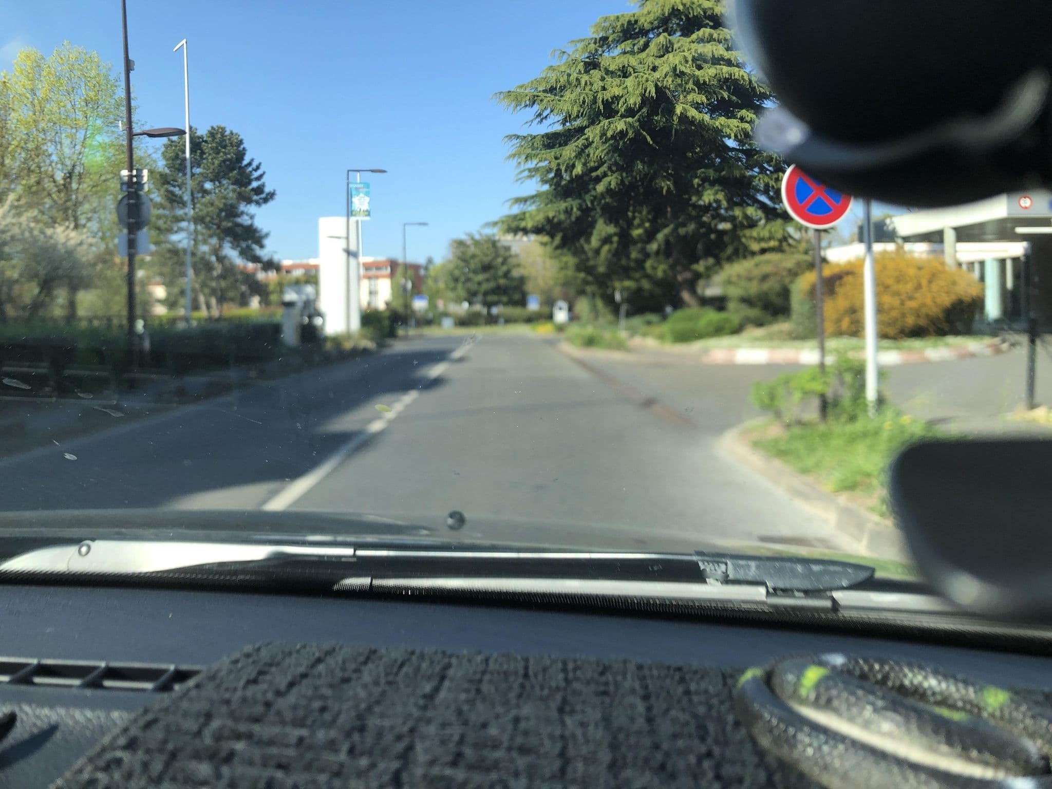 Street view near Le Millenium, Roissy-en-France — © didoudidi77 (CC BY-SA · Mapillary)