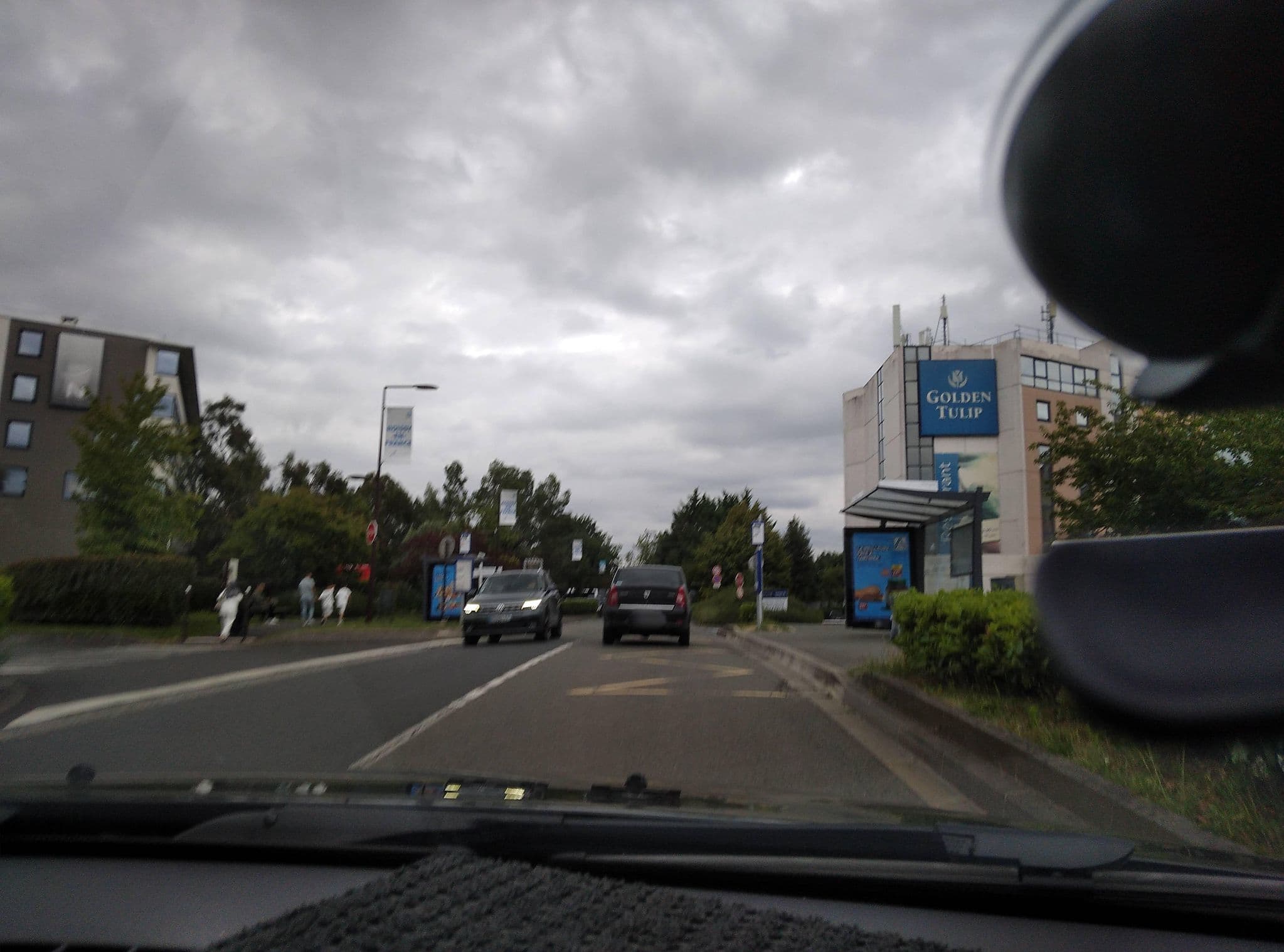 Street view near Park Inn by Radisson Paris Charles de Gaulle Airport, Roissy-en-France — © didoudidi77 (CC BY-SA · Mapillary)