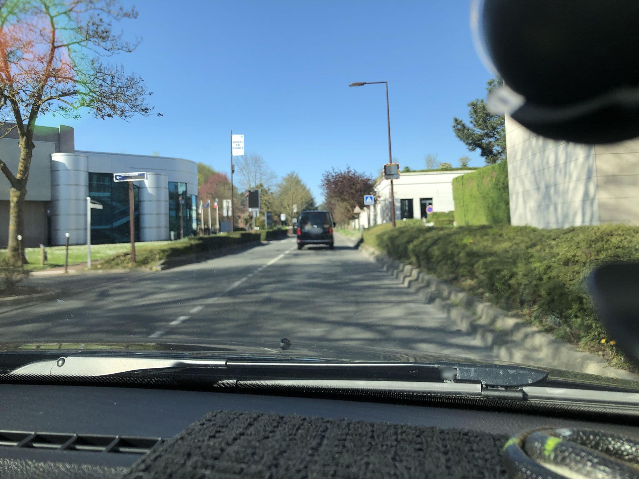 Street view near Novotel Suites Paris Roissy CDG, Roissy-en-France — © didoudidi77 (CC BY-SA · Mapillary)