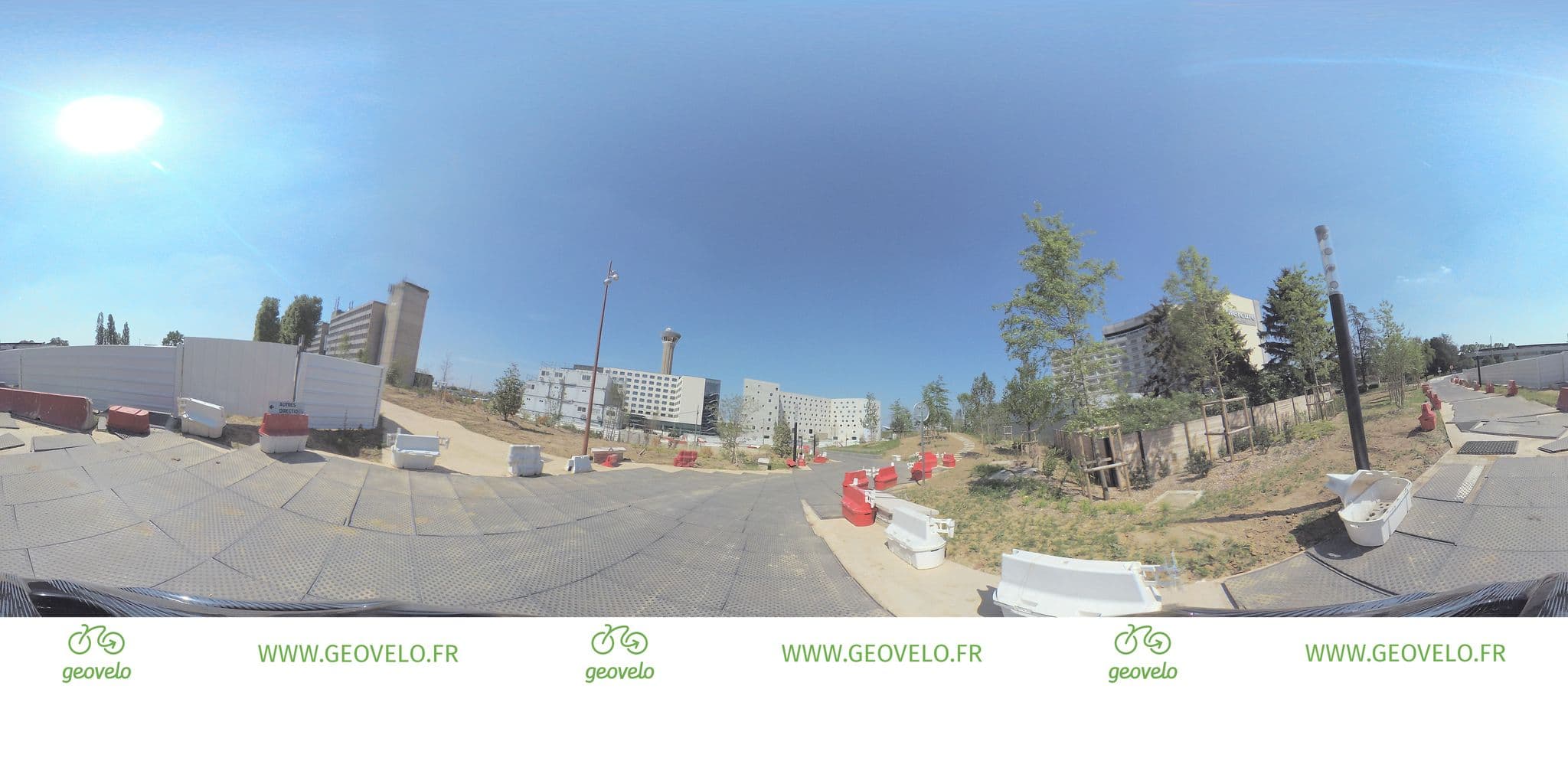 Street view near Moxy Paris CDG Airport, Roissy-en-France — © simon_geovelo (CC BY-SA · Mapillary)