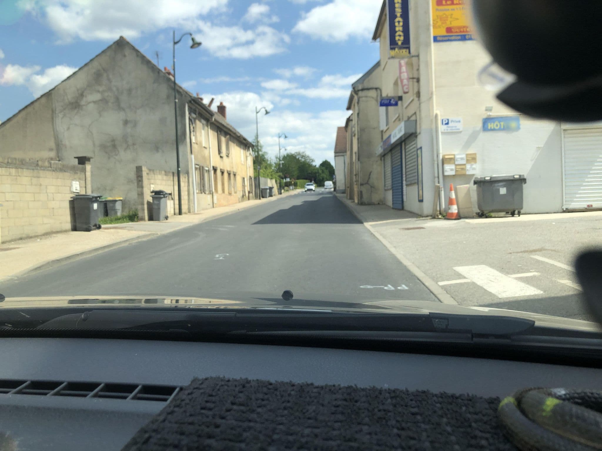 Street view near Constantini Jessy, Juilly — © didoudidi77 (CC BY-SA · Mapillary)