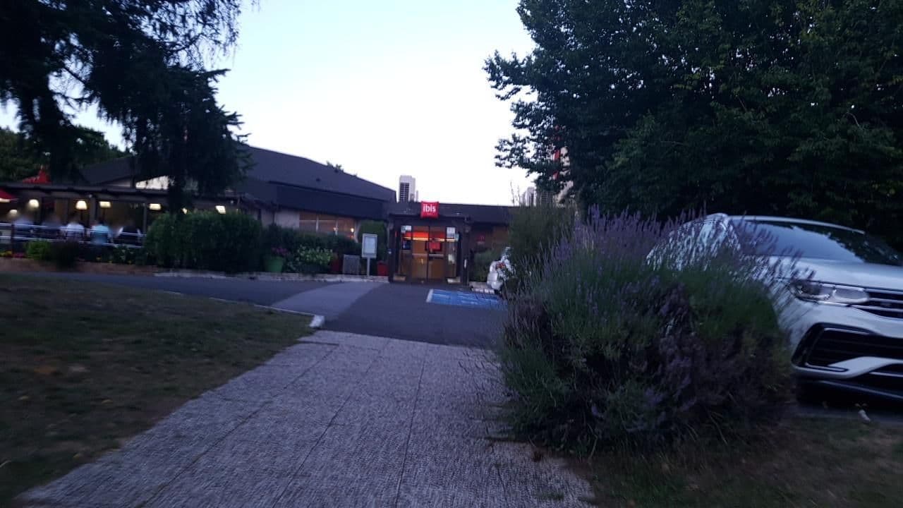 Street view near Ibis, Chamant — © changchun1 (CC BY-SA · Mapillary)