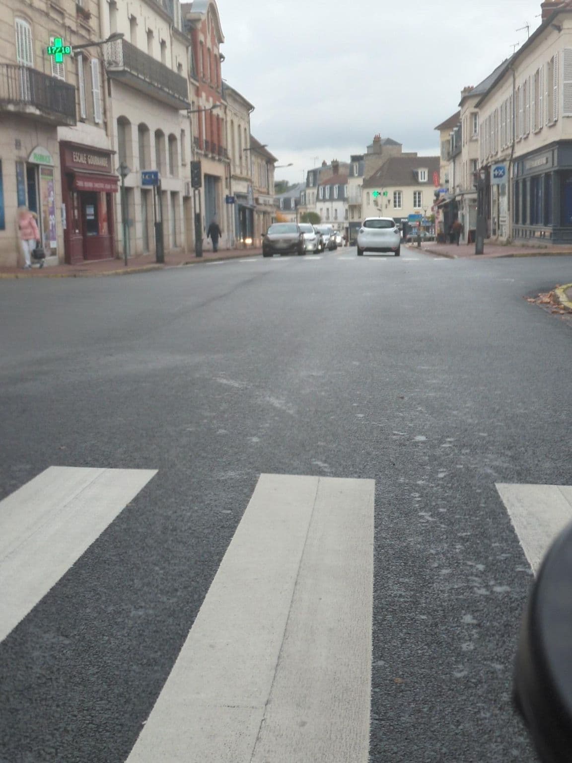 Street view near Cuisines Schmidt, Chantilly — © didier2020 (CC BY-SA · Mapillary)