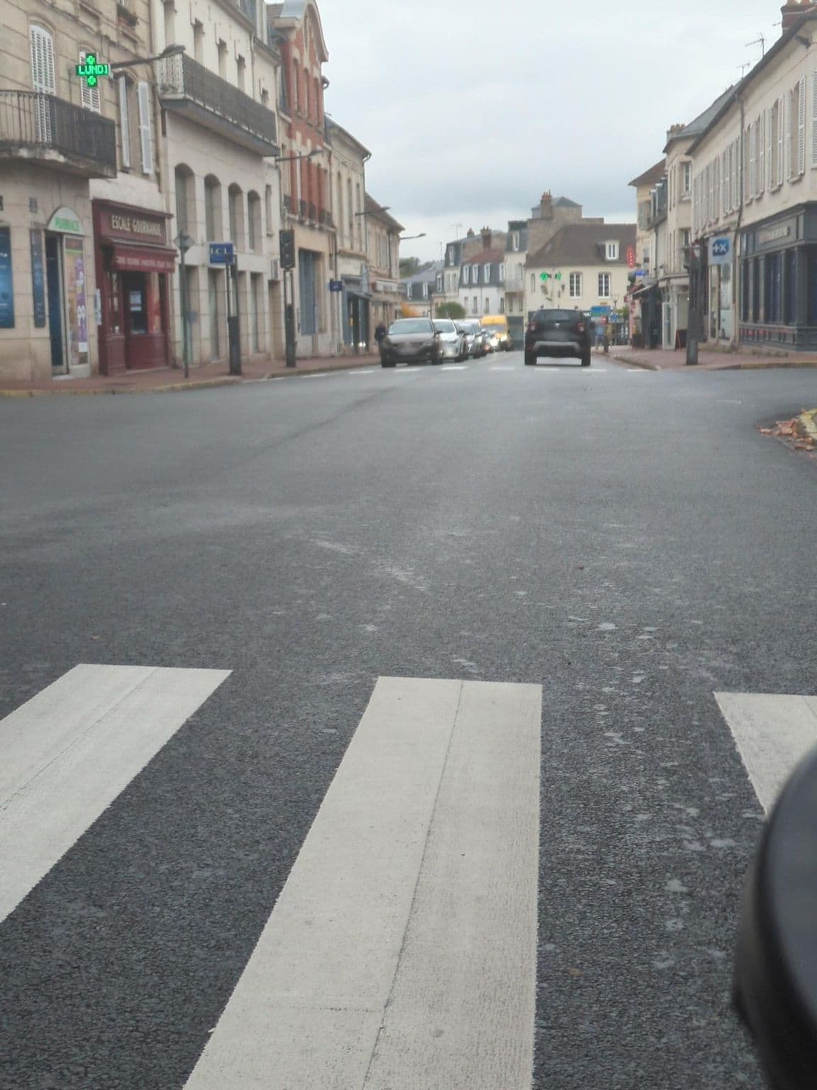 Street view near L'Avenue, Chantilly — © didier2020 (CC BY-SA · Mapillary)