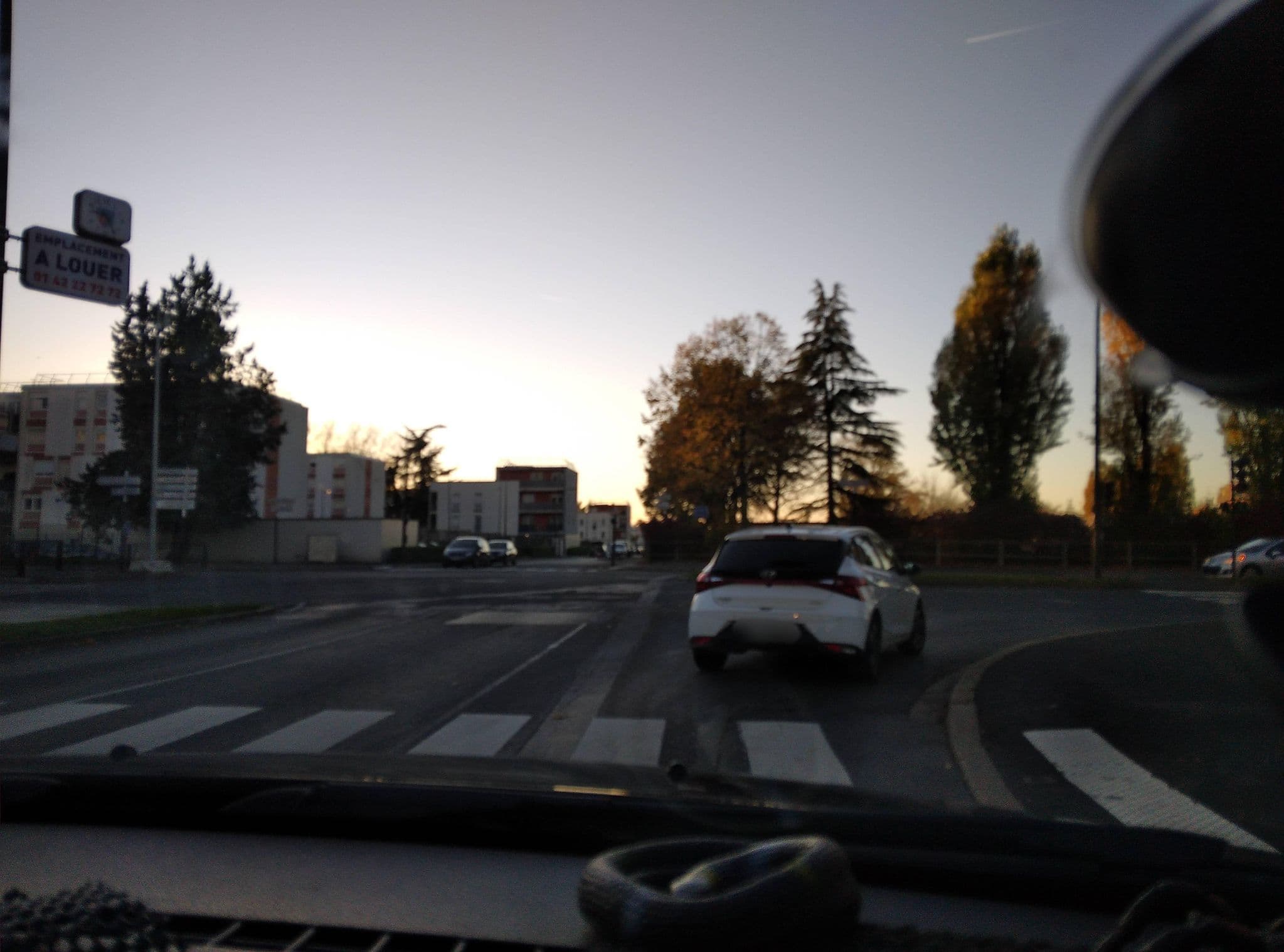 Street view near Hôtel Balladins, Meaux — © didoudidi77 (CC BY-SA · Mapillary)