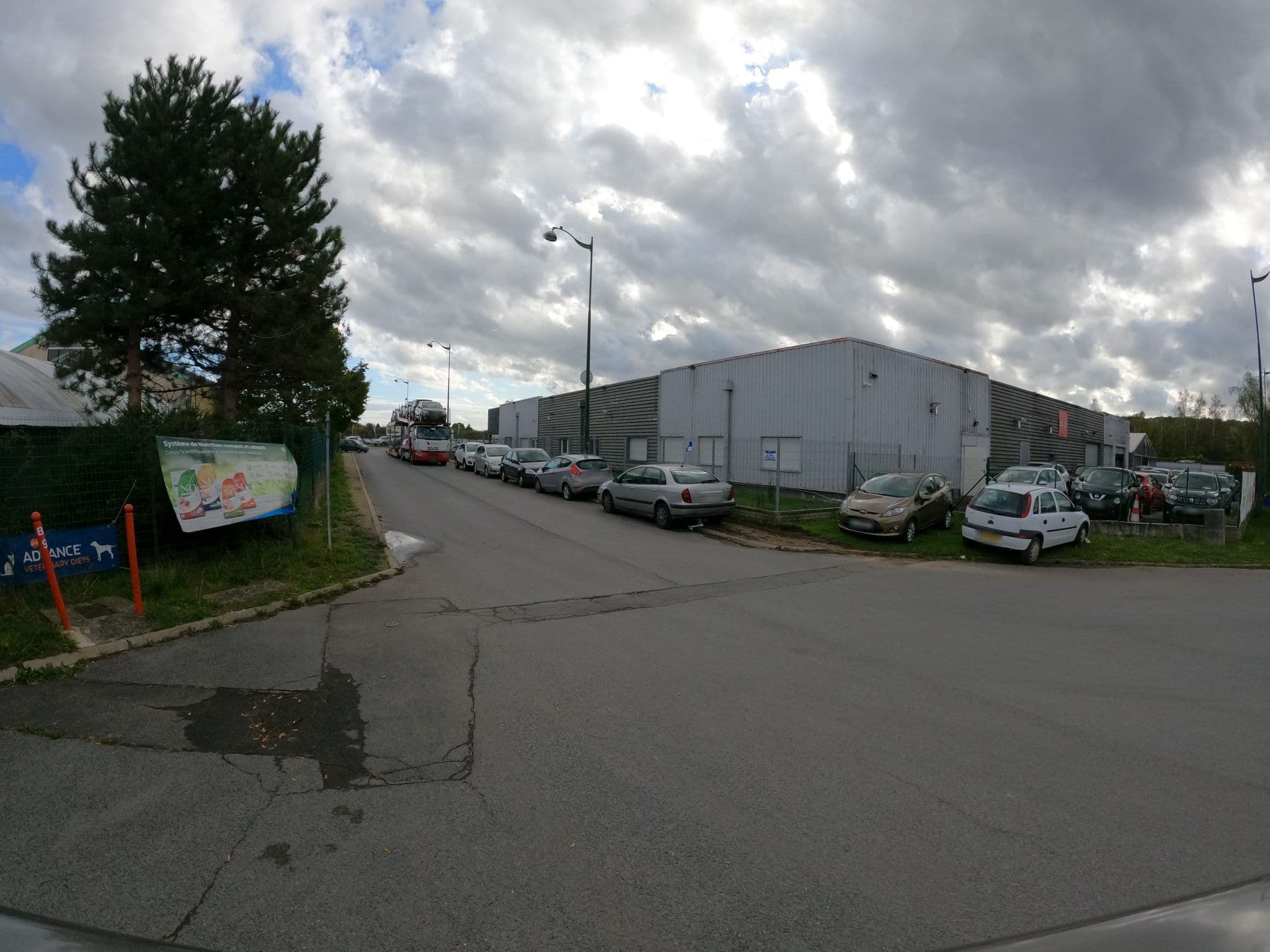 Street view near Hôtel et Résidence Esbly, Esbly — © stephanep (CC BY-SA · Mapillary)