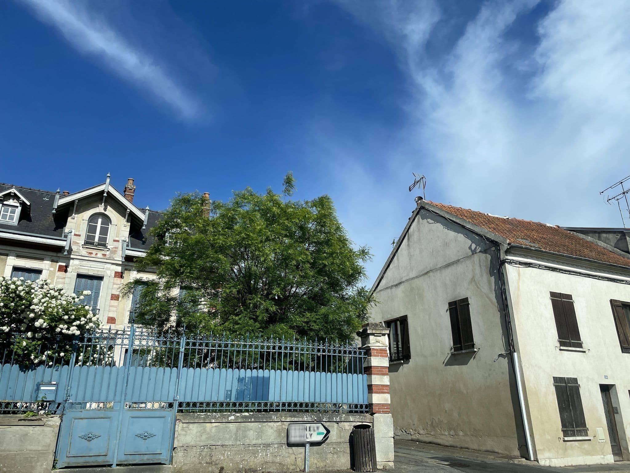 Street view near Centre de Vacances de la Courneuve, Villenoy — © zlitus (CC BY-SA · Mapillary)