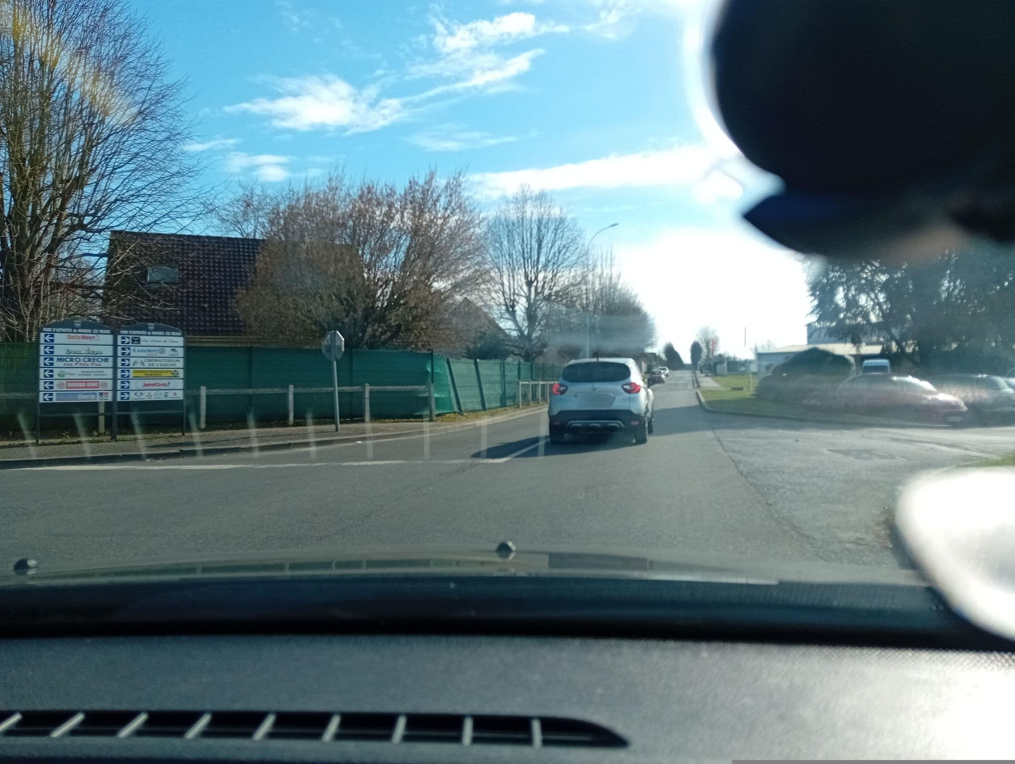 Street view near Akena Hotel Mareuil-les-Meaux, Villenoy — © didoudidi77 (CC BY-SA · Mapillary)