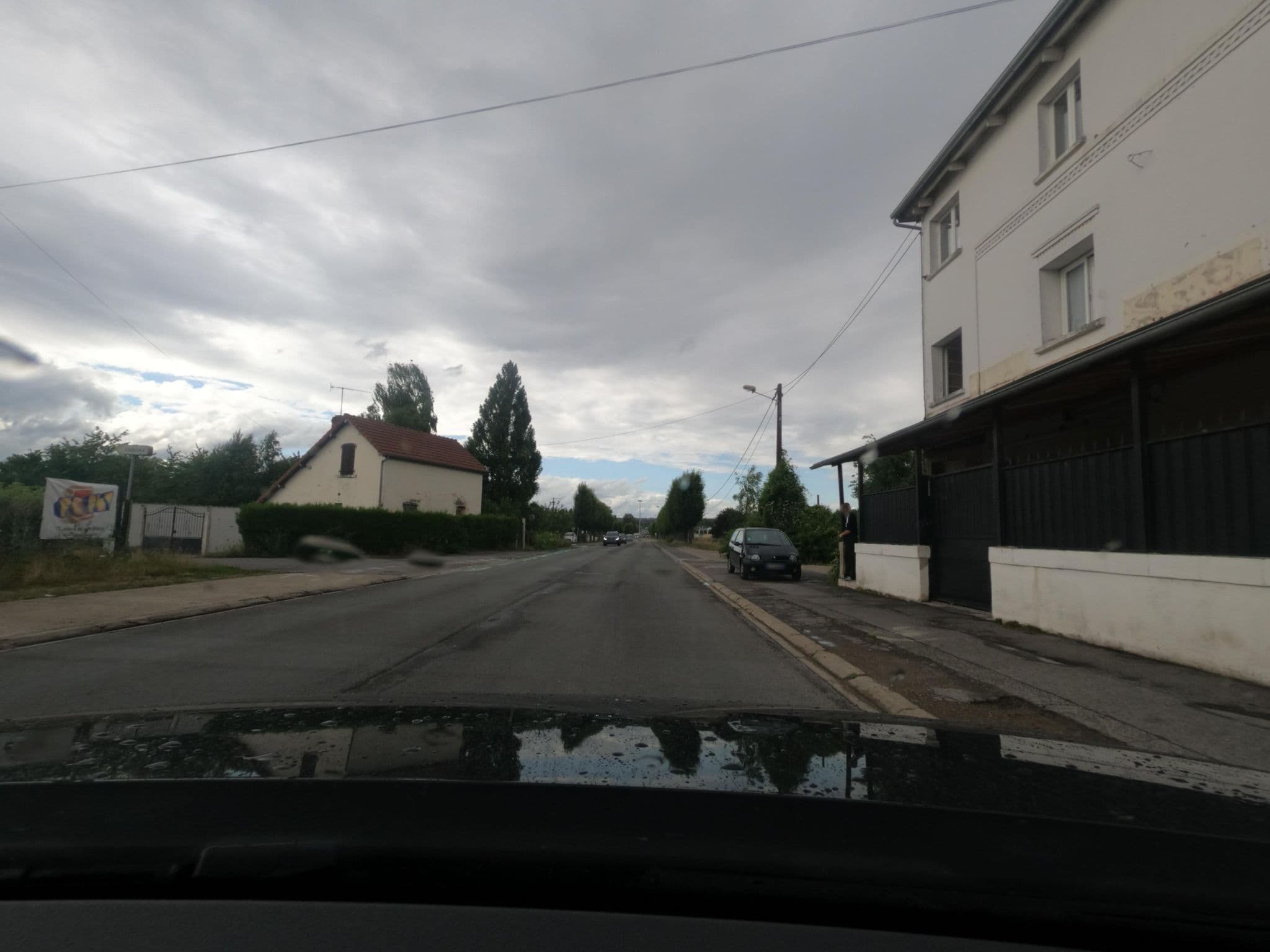 Street view near L'Oasis, Villers-Cotterêts — © uwekoch (CC BY-SA · Mapillary)