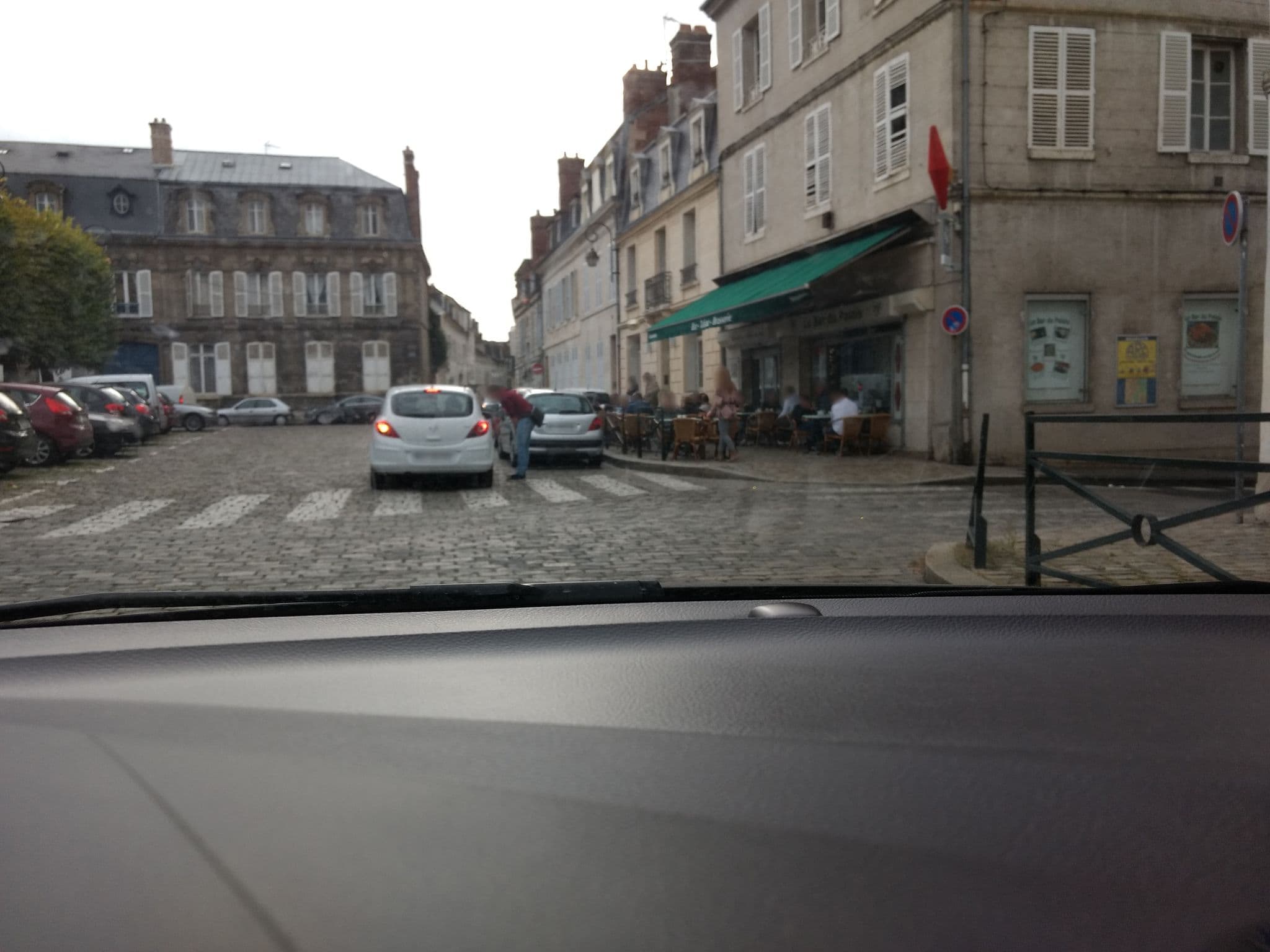 Street view near L'annexe, Compiègne — © ga72kud (CC BY-SA · Mapillary)