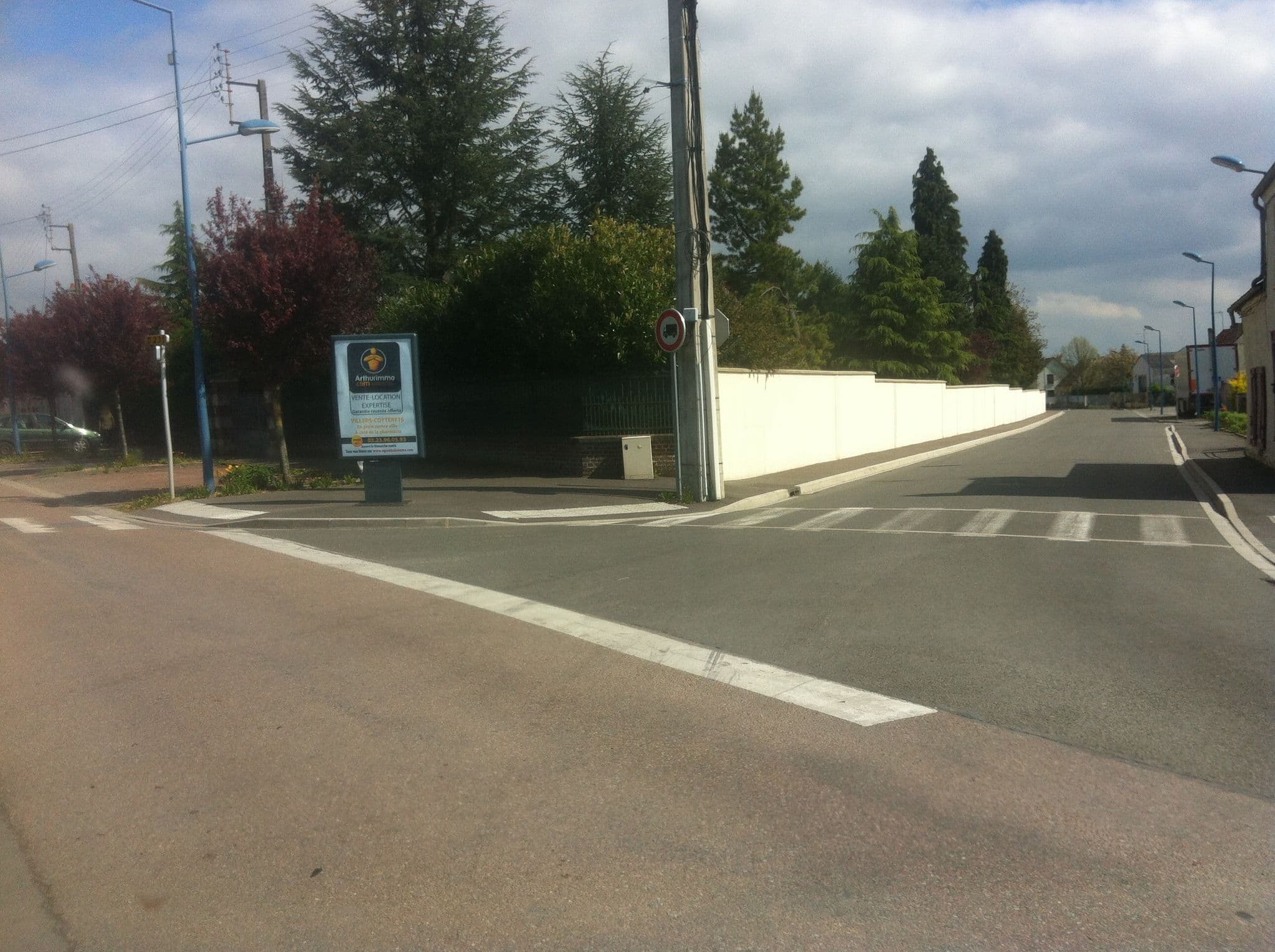 Street view near La Chaumine, Villers-Cotterêts — © raymond (CC BY-SA · Mapillary)