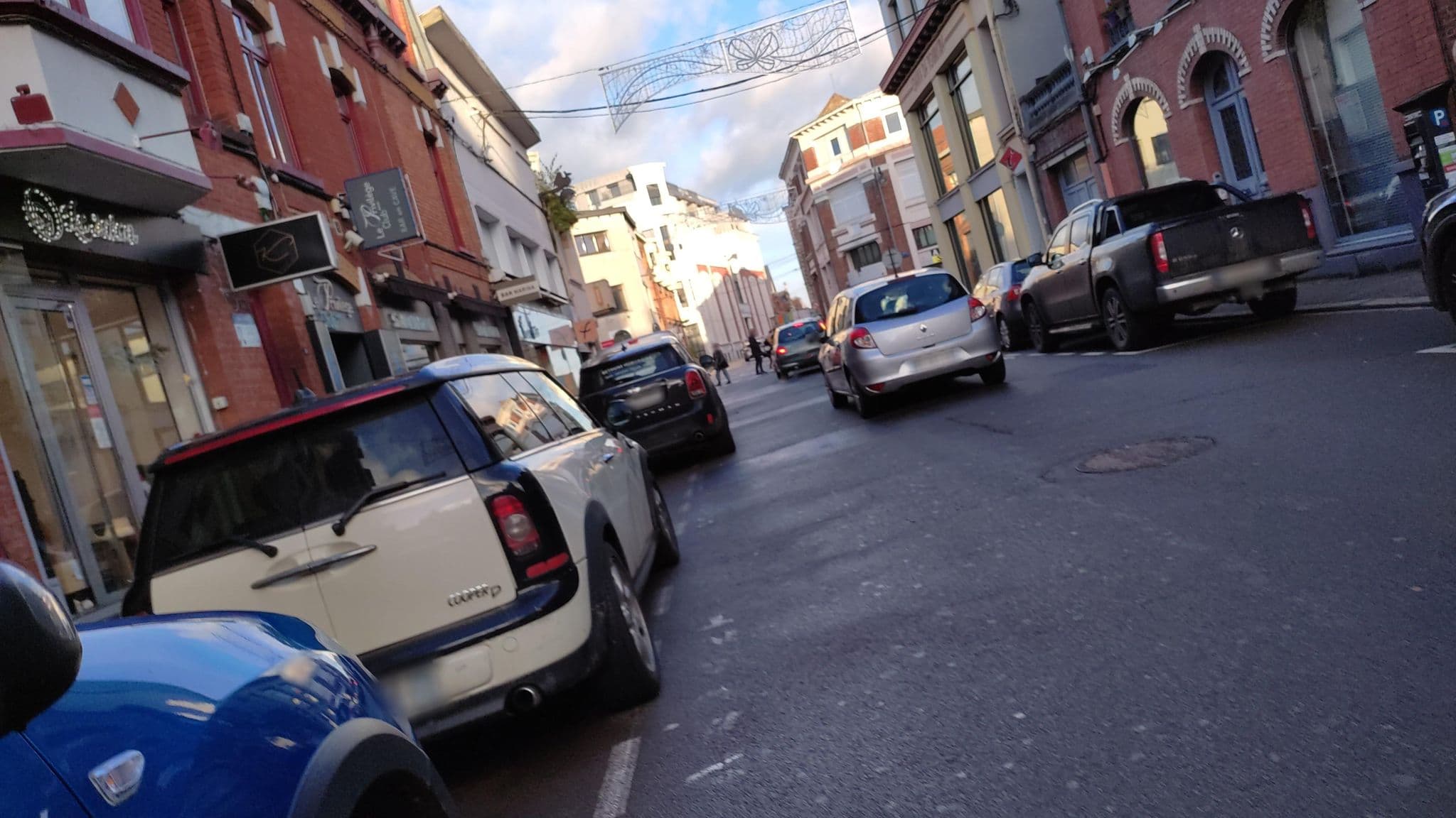 Street view near Hotel Du Vieux Beffroi, Béthune — © kritic (CC BY-SA · Mapillary)