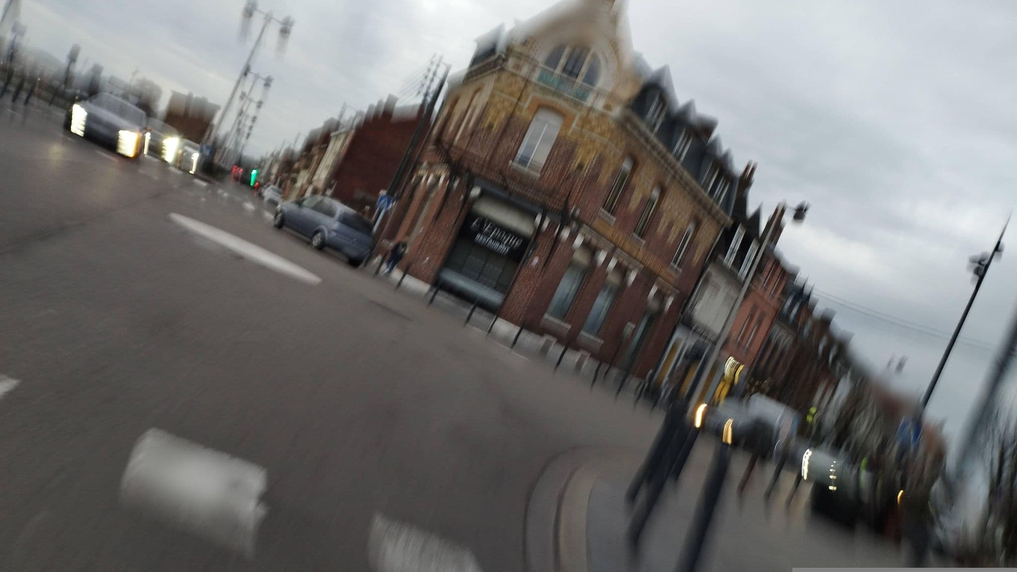Street view near Citotel B Hôtel, Béthune — © kritic (CC BY-SA · Mapillary)