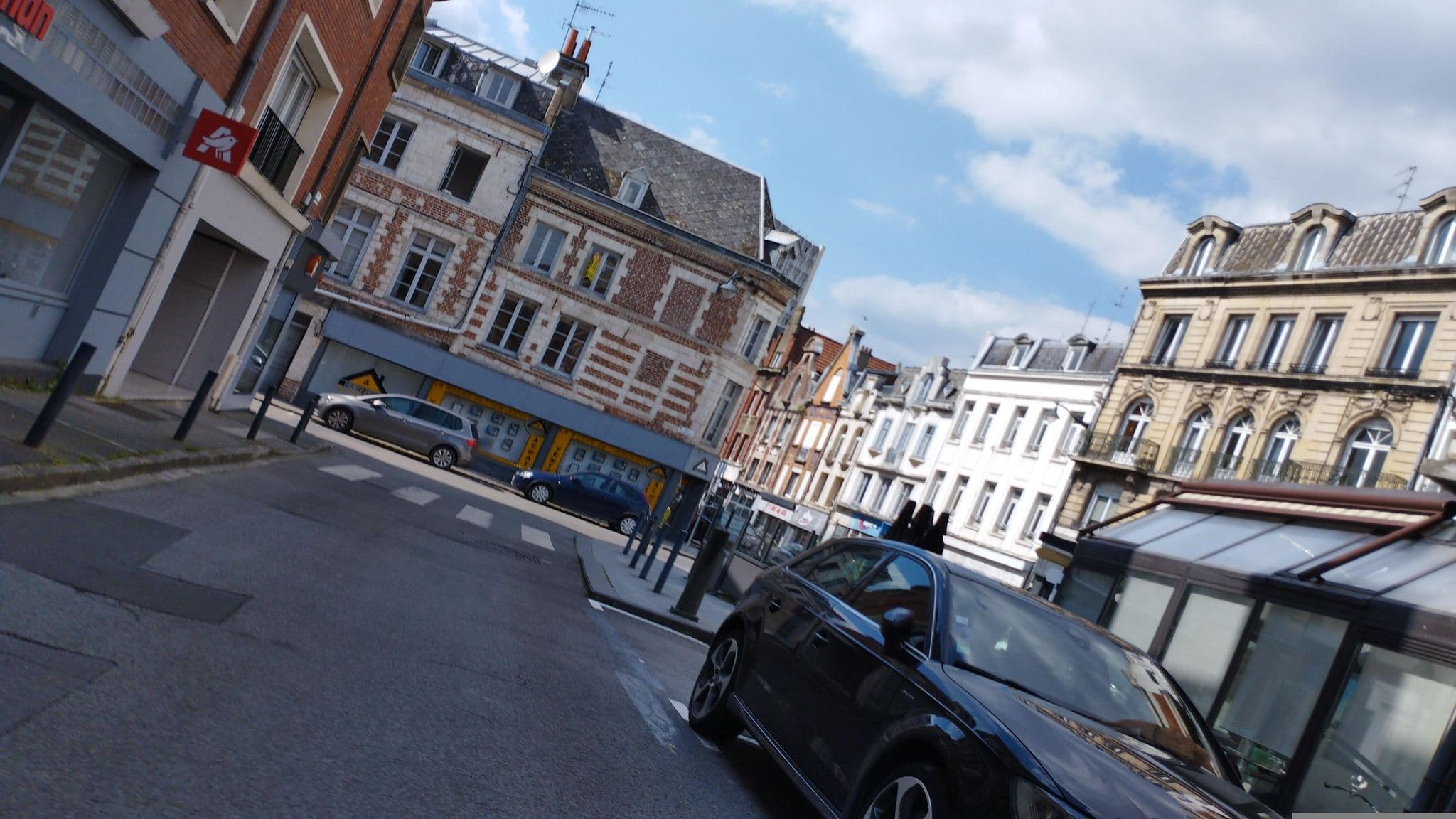 Street view near Duquesne Guesthouse, Arras — © kritic (CC BY-SA · Mapillary)