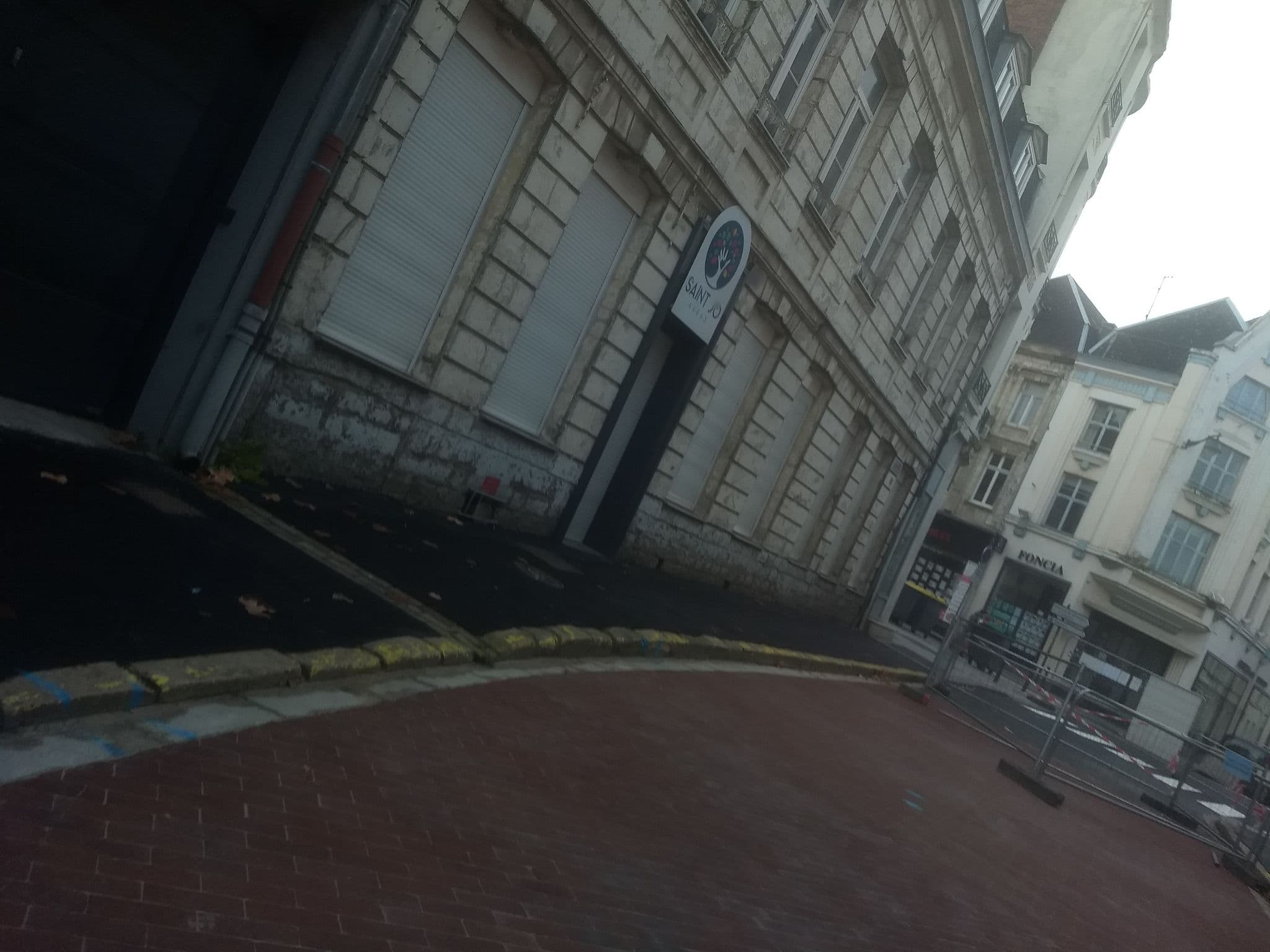 Street view near Ducroquet Brigitte, Arras — © kritic (CC BY-SA · Mapillary)
