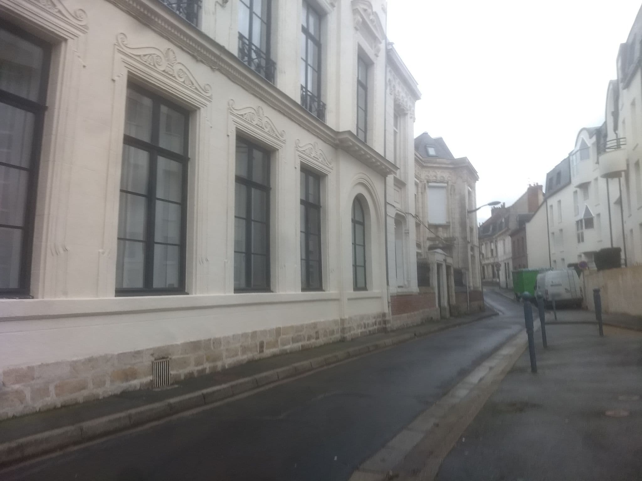 Street view near Hotel Particulier, Arras — © kritic (CC BY-SA · Mapillary)