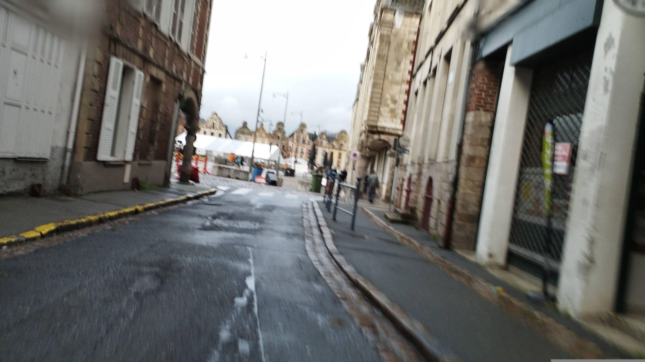Street view near Places Appart, Arras — © kritic (CC BY-SA · Mapillary)