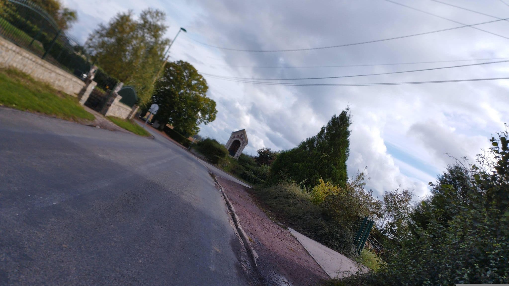 Street view near Helart, Rouvroy — © kritic (CC BY-SA · Mapillary)