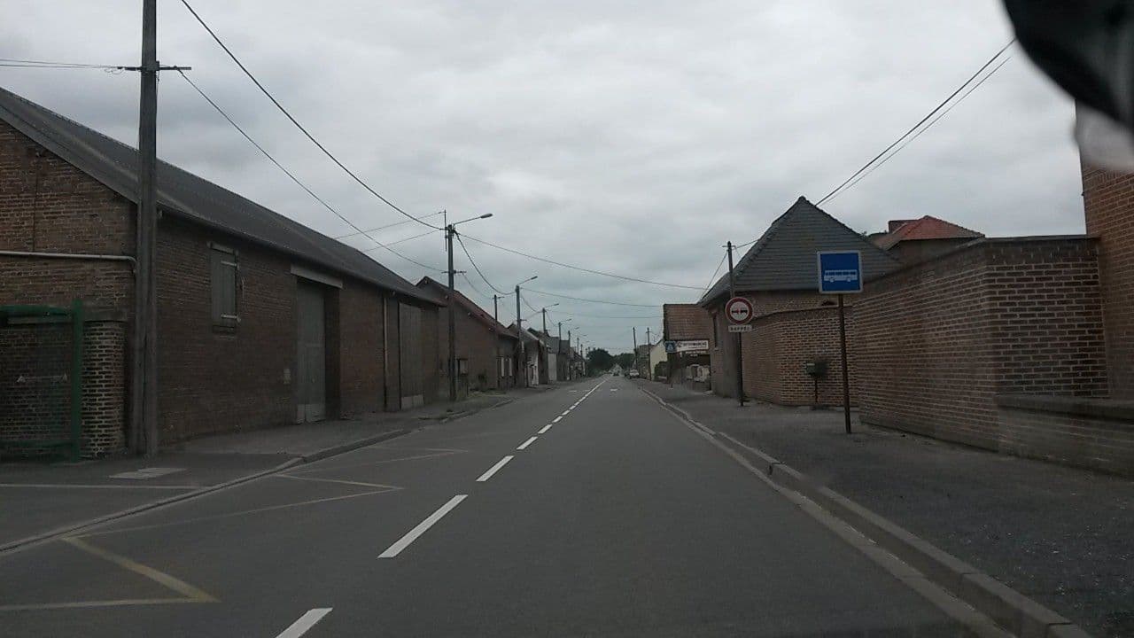 Street view near Le Domaine de la Butte, Bapaume — © uwekoch (CC BY-SA · Mapillary)